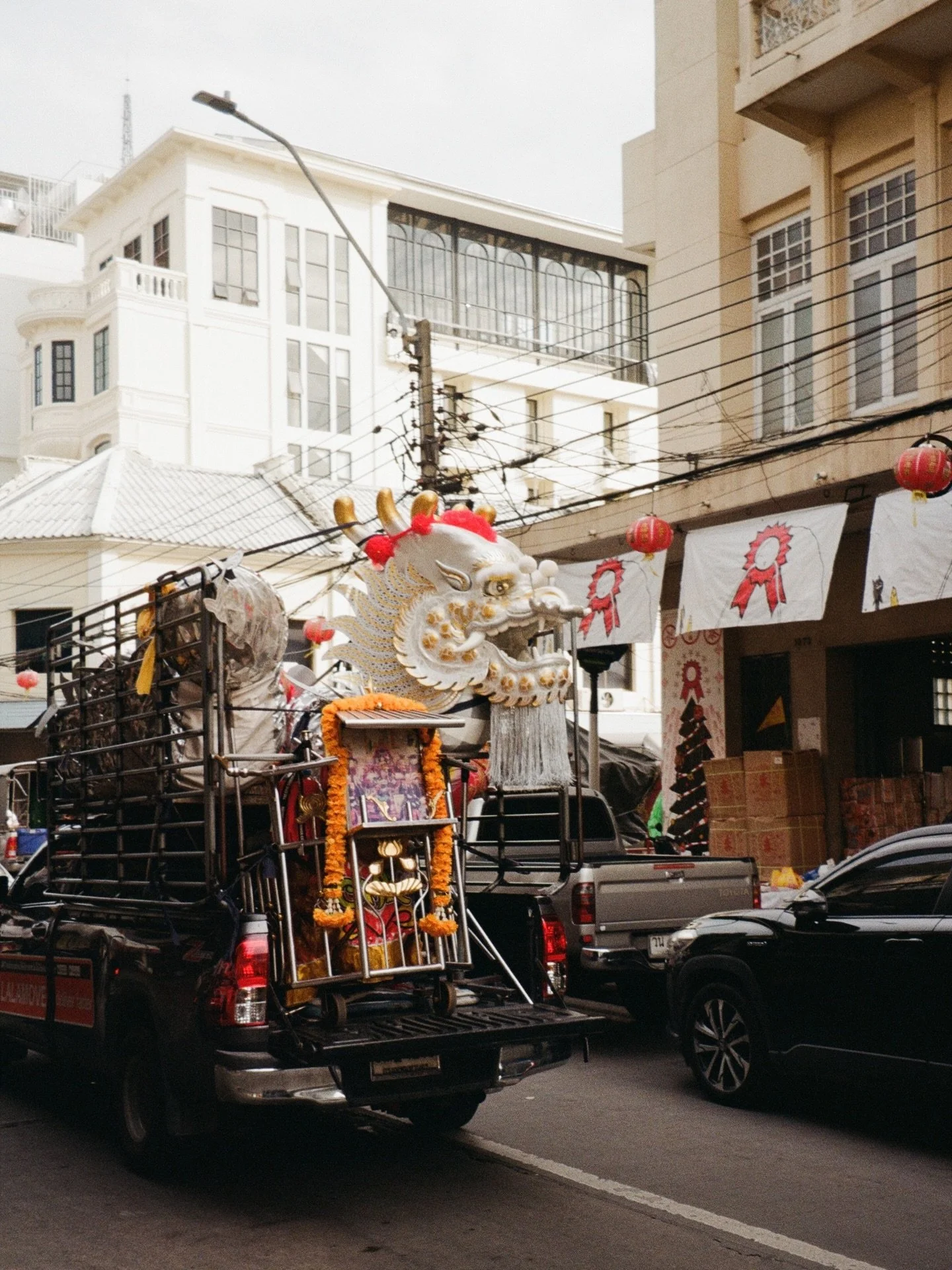 &hellip;some film snaps of Bangkok making me want to hurry up and finish my @tiny.travel.guides 🖤