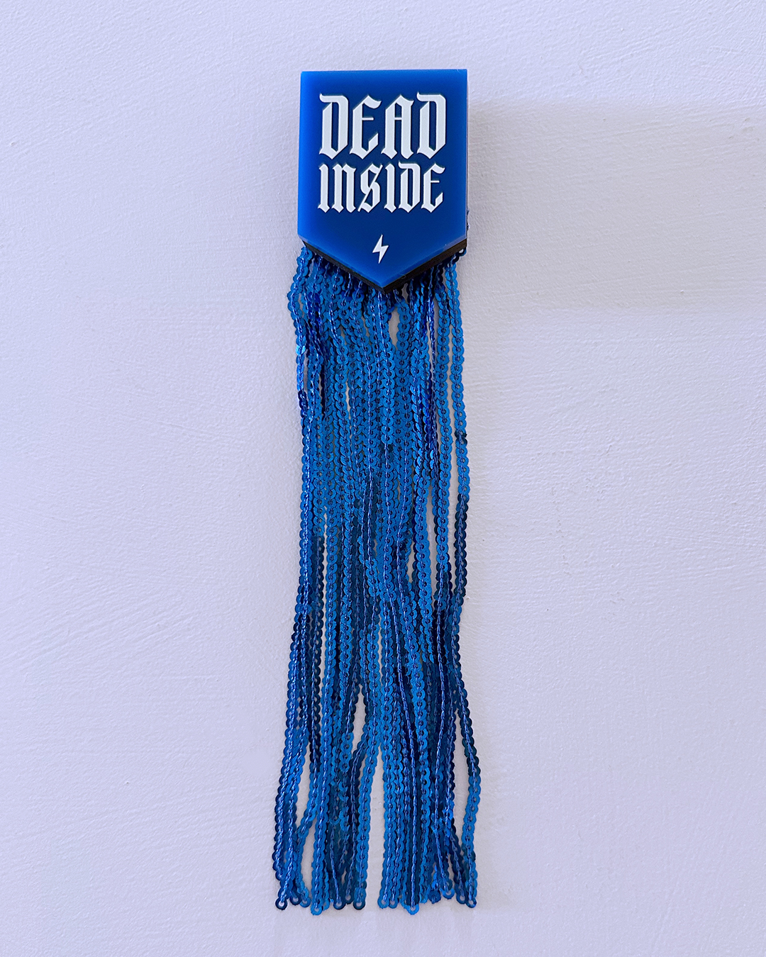 Tamara Scheiwe_Dead Inside_Magnet Brooch_Blue with Blue_01.png