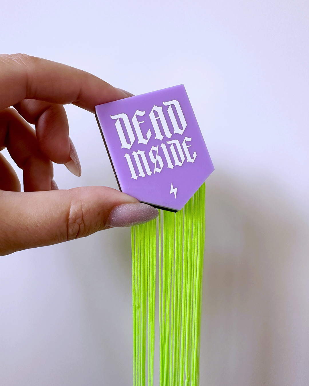 Tamara Scheiwe_Dead Inside_Magnet Brooch_01.png