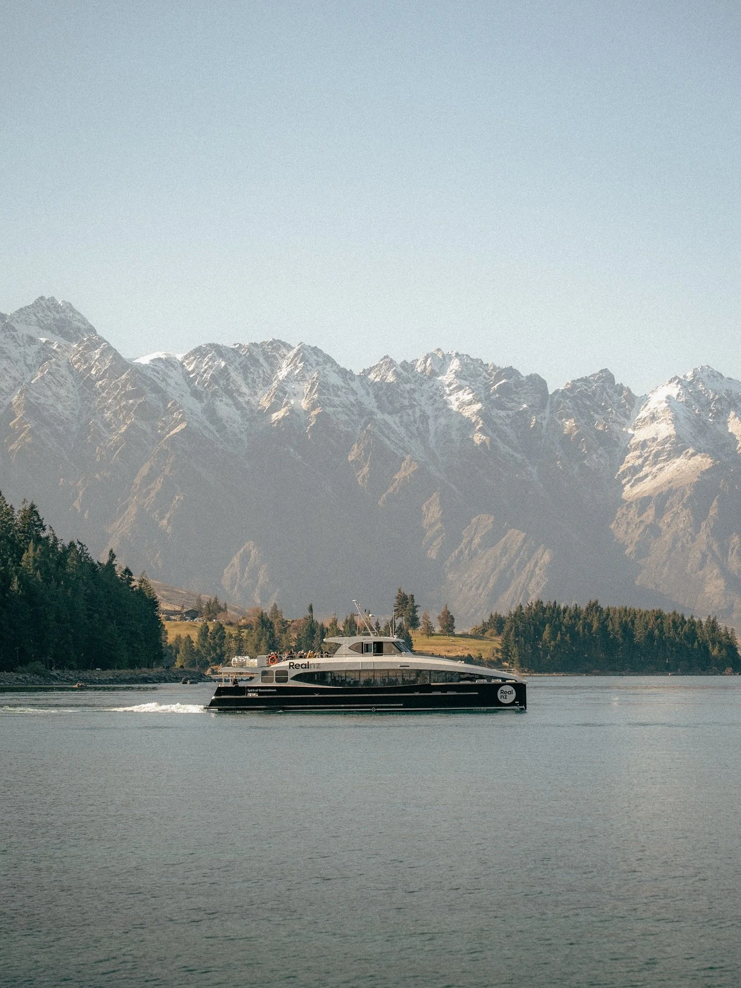A few captures around Queenstown pt. 2. Hope you enjoy them ☺️
Such a beautiful part of the world, with so much to offer. I hope this series shows off the versatility of this magical town. 🏔️
Shot on the Sony A7iv using the Sigma 24-70mm f/2.8.