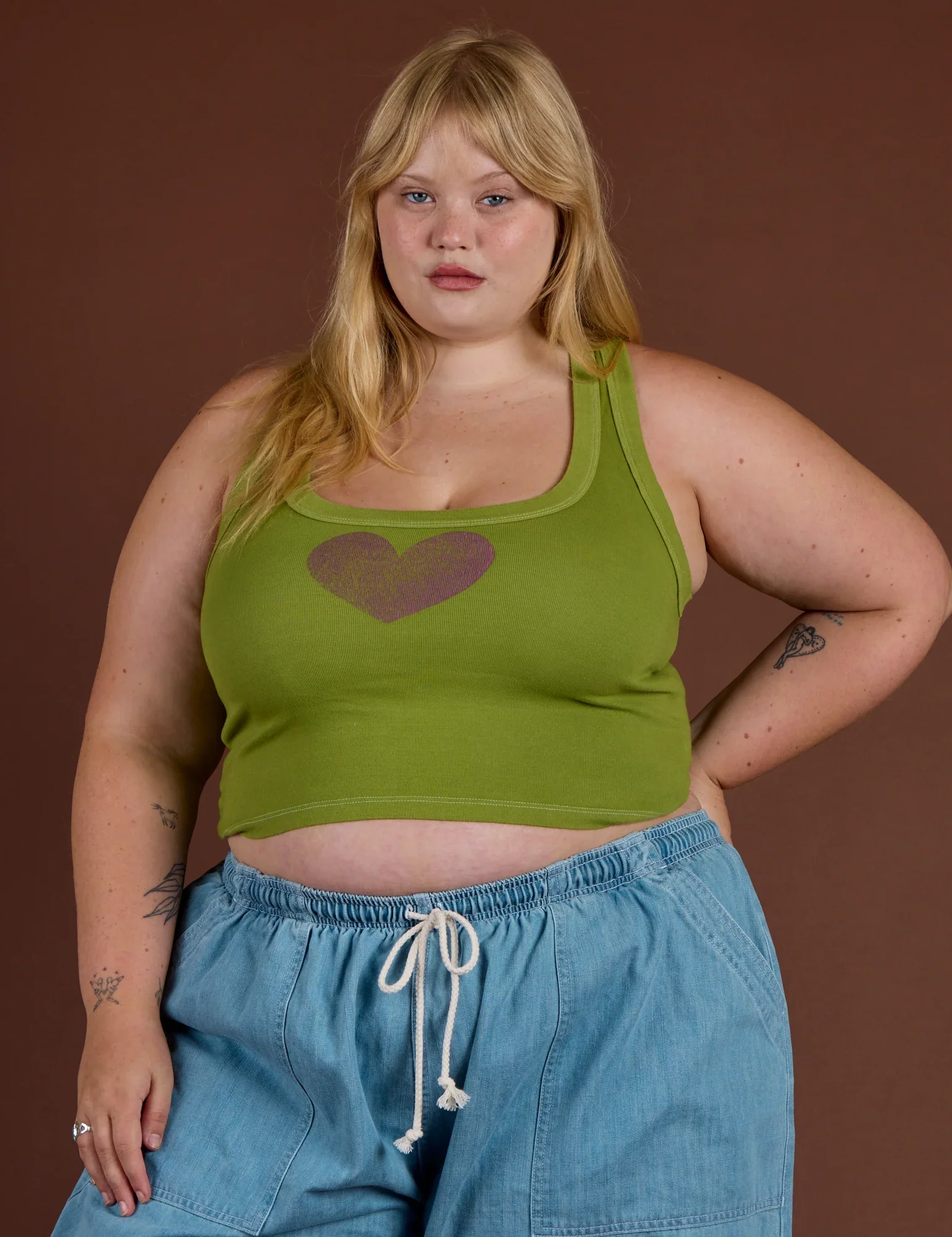 01ECOMMPAINTSTAMPCROPTANKSJULIETLGROSSGREENBYMIGUEL6-11-260695.png.webp