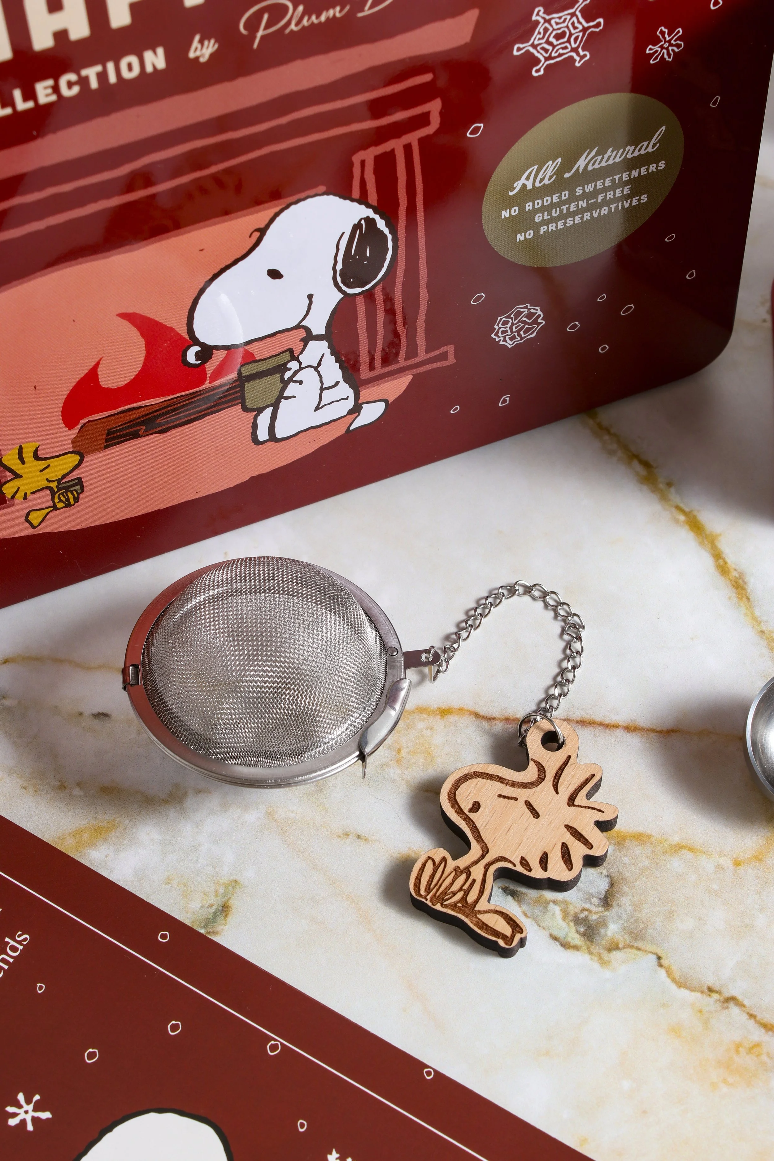 Snoopy-Holiday-Collection-08.jpg