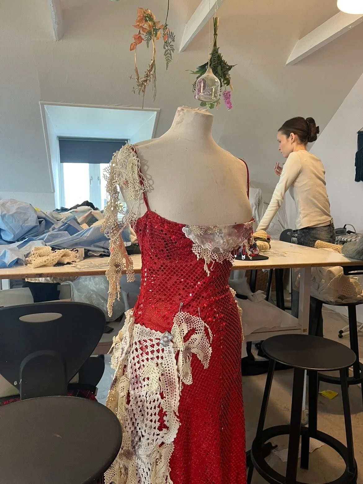 Week 2 of EUHs theater concert has started.🤩 all the Students at the different work stations are  working hard to achieve the best of the best theater concert❤️🙌