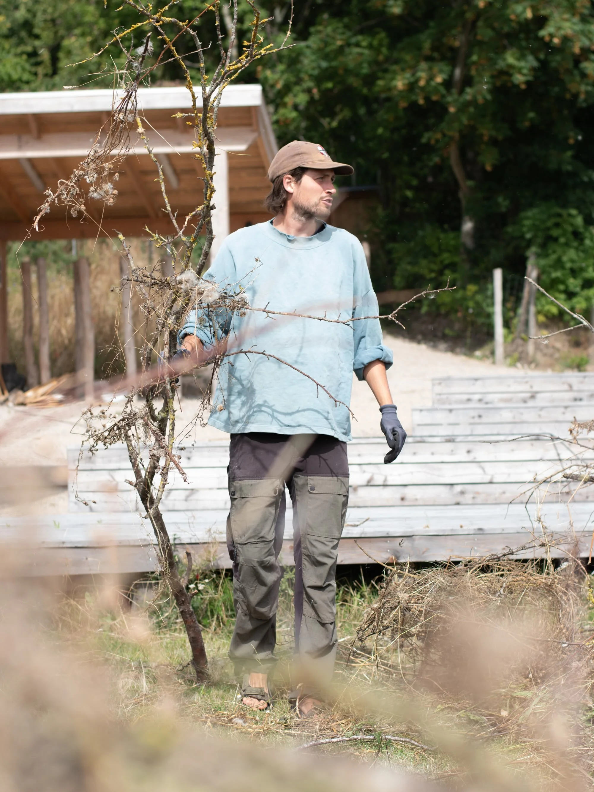 EUH Late Summer Garden Class 🧑&zwj;🌾🌾🌻 

We&rsquo;ve started collecting resources in our garden for the next season. 

August is a good reminder that gardening isn&rsquo;t just about growing. It&rsquo;s about observing, preparing, composting, sav