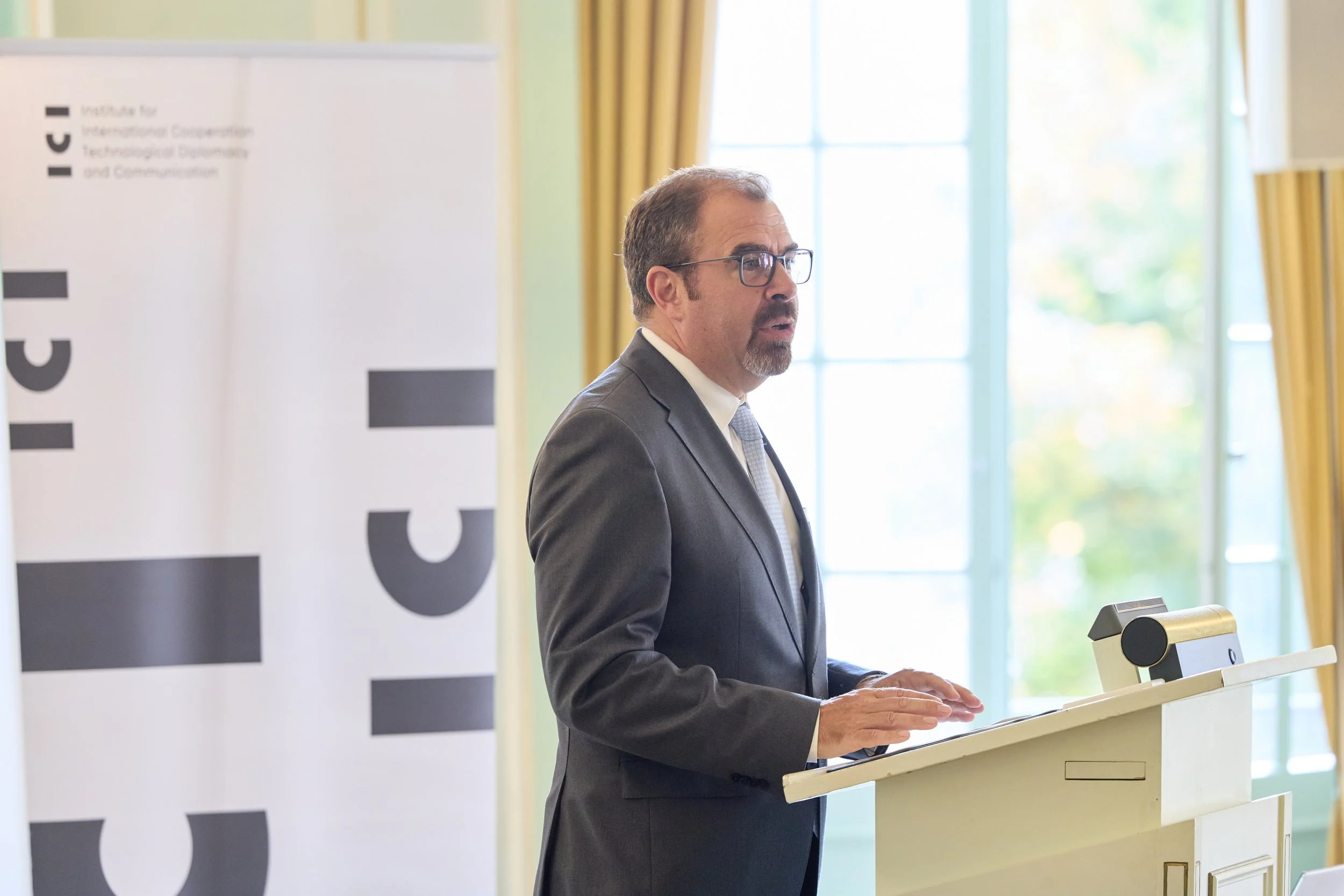 Ukraine and the Middle East: Conflict, Peace and the Global Security Order in the 21st Century