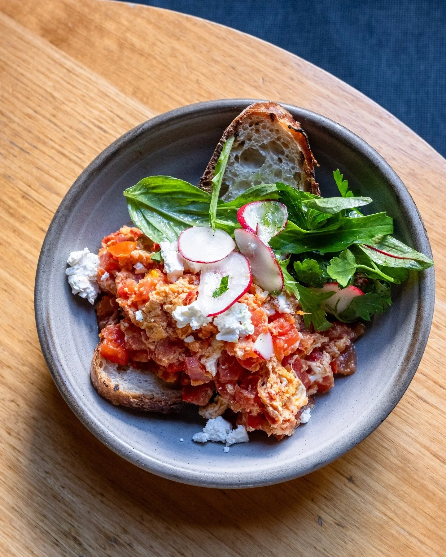 We would happily start each day with this strapatsada 🍳🍅

A Greek dish of scrambled eggs with tomato, basil and whipped feta. 

📍 @cookandarchies 
📸 @heygraciepr 

#heygraciepr

.
.
.
.
.
.
.
.
.
#sydney #sydneyeats #sydneyfoodguide #sydfoodie #s