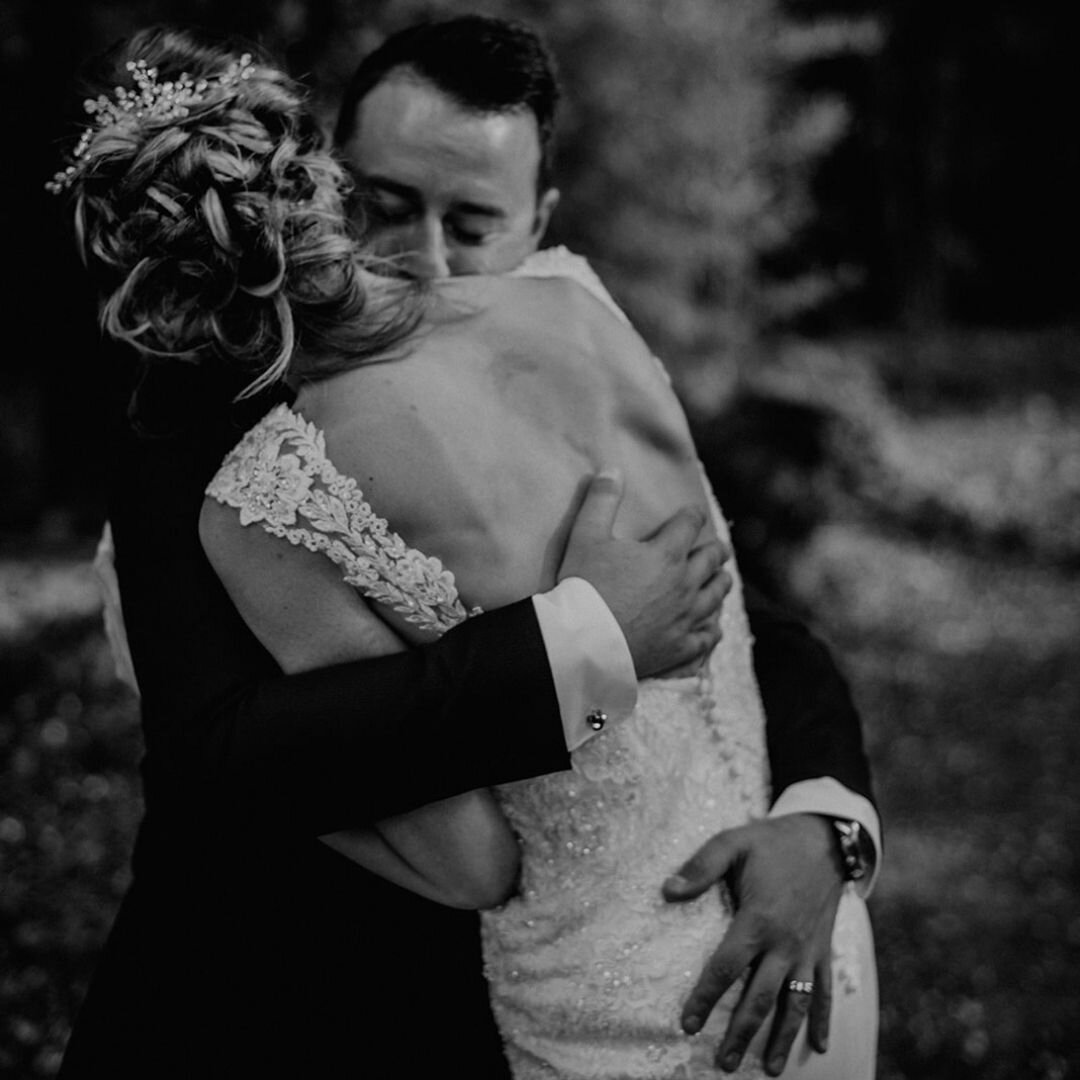 double cuddle​​​​​​​​​.
.
.
.
.
.
#dromephotographer #provencephotographer #photographerinprovence #provenceweddingphotographer #photographemariageprovence #frenchphotographer #Frenchwedding #sinspirersemarier #inspirationmariage #blogmariage #Ideema