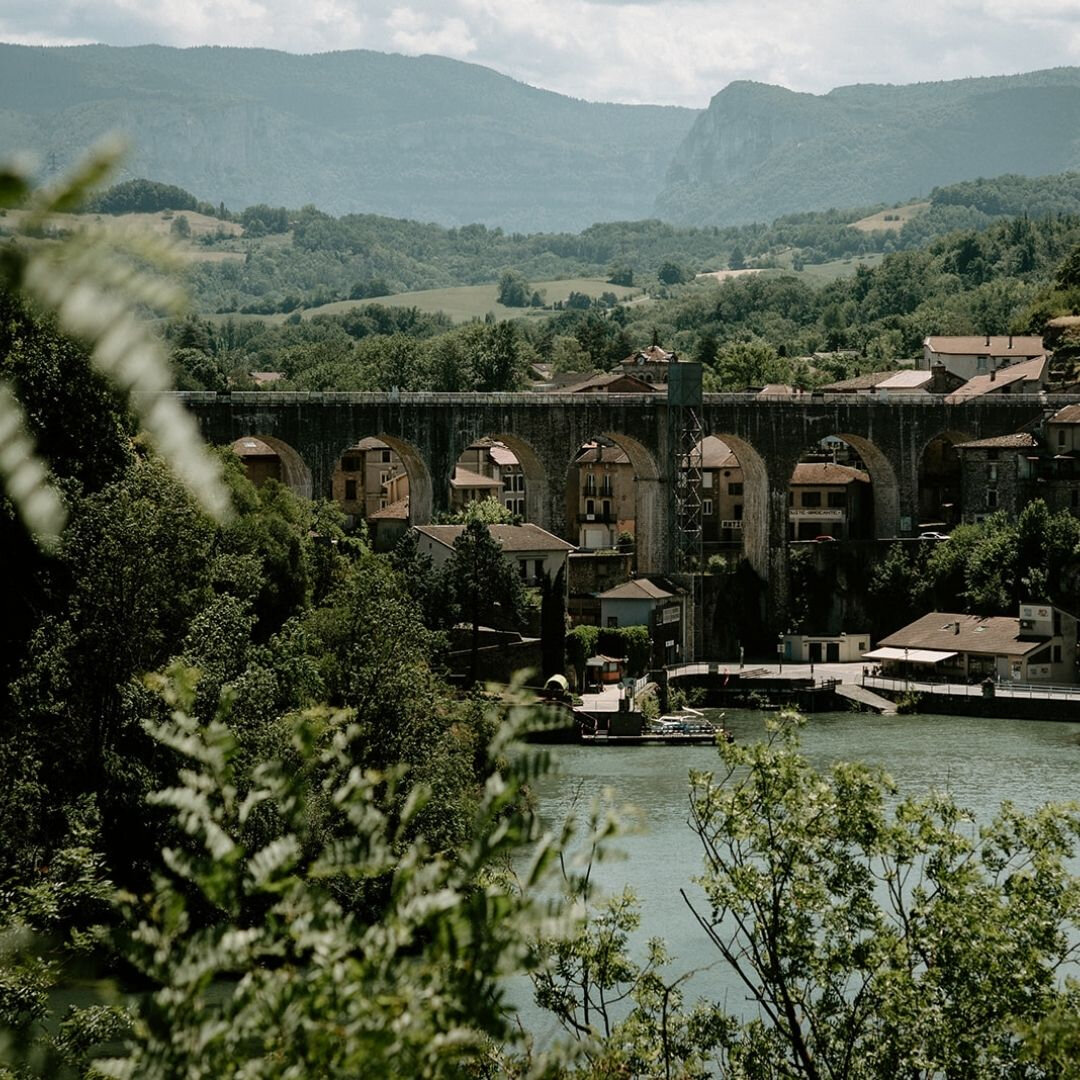 Vercors ⛰​​​​​​​​​.
.
.
.
.
#weddinginspiration #sinspirersemarier #mariage #mariage2024 #mariagedrome #renaudmenoud.photographie ##mariageprovence #photographeprovence #grouppicture#photographedrome #Photographeprovence #frenchwedding #bride #mariag