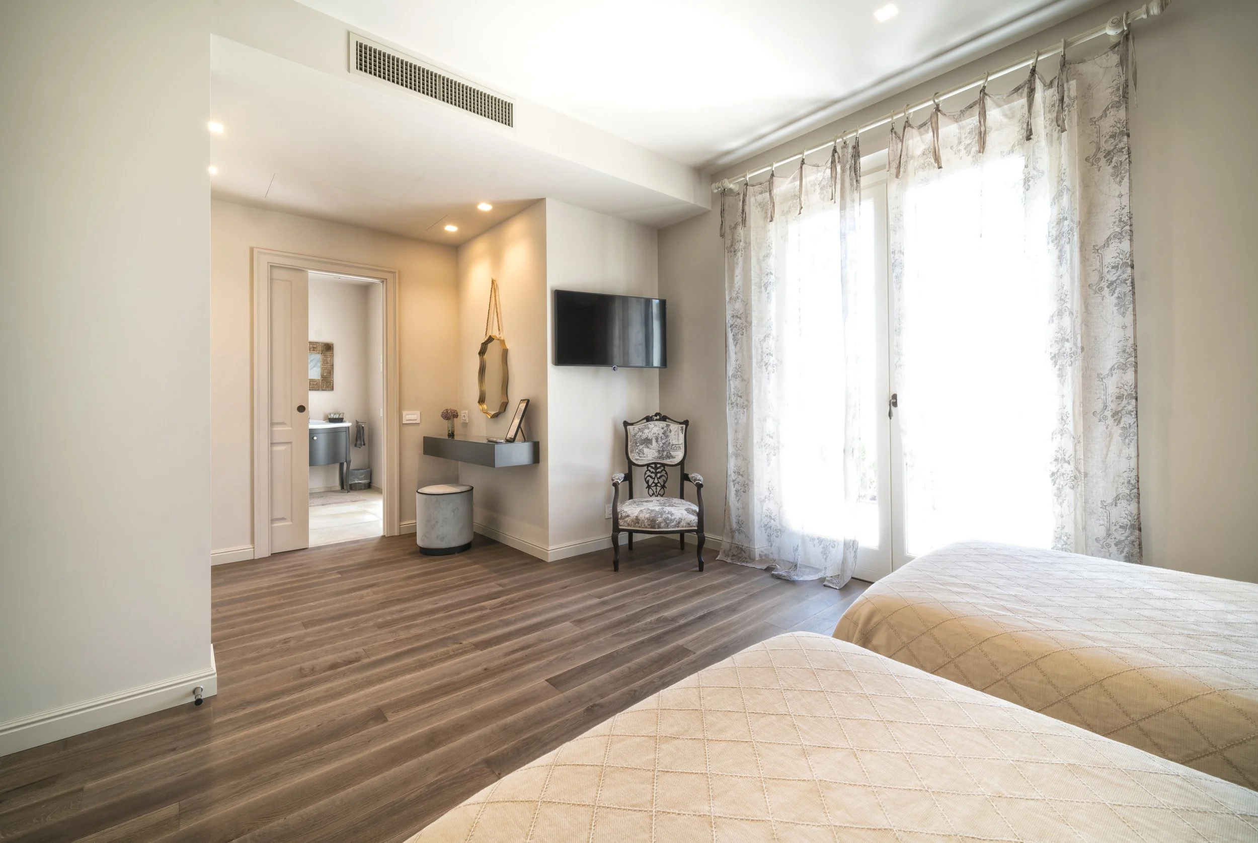Bedroom 2 -Olivo DSC07312.jpg