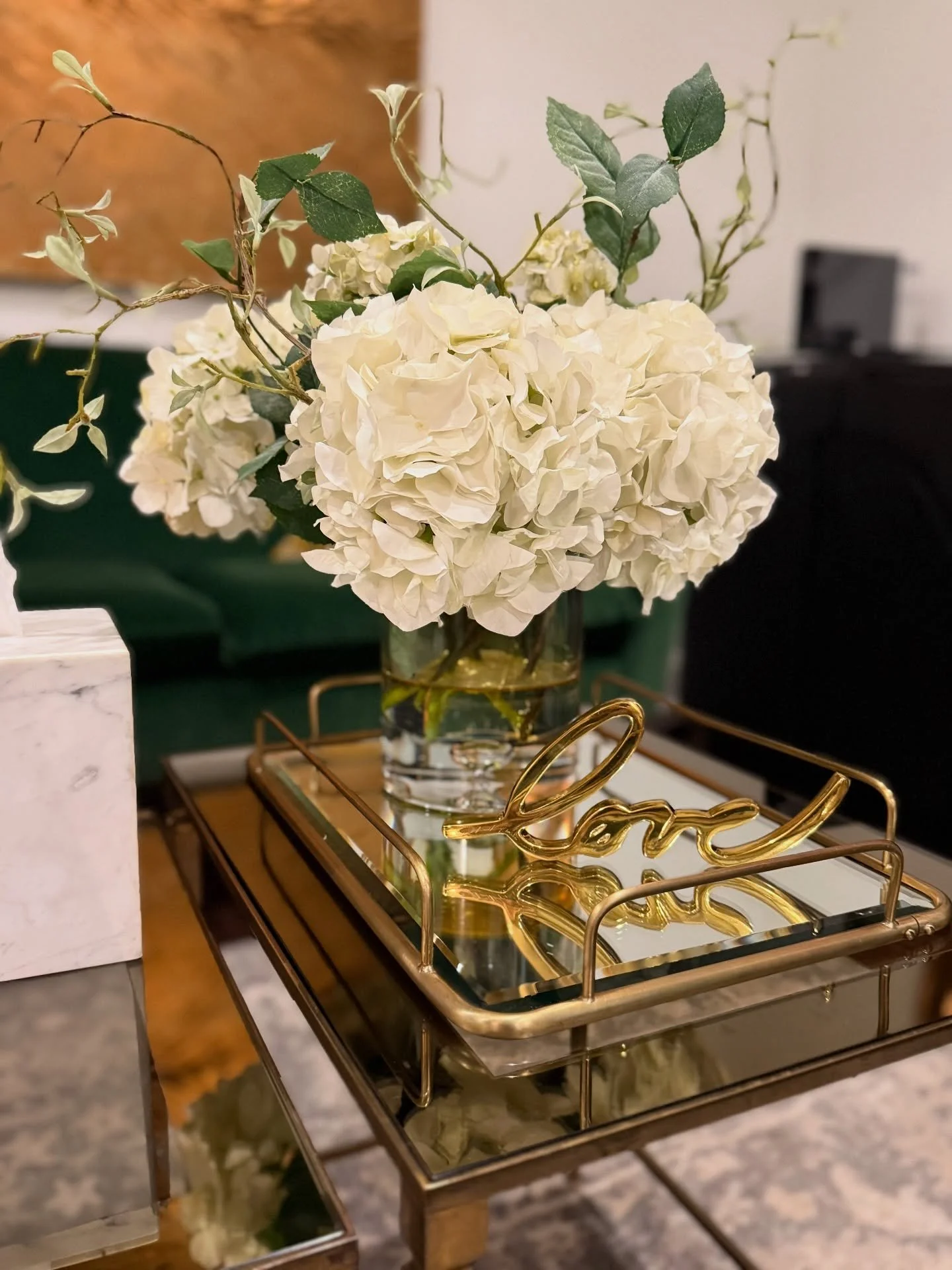 Just another start to the week at JE&rsquo;DERM. ✨ 

#tuesdaymood #nycfacials
#uwsfacials #treatyourself