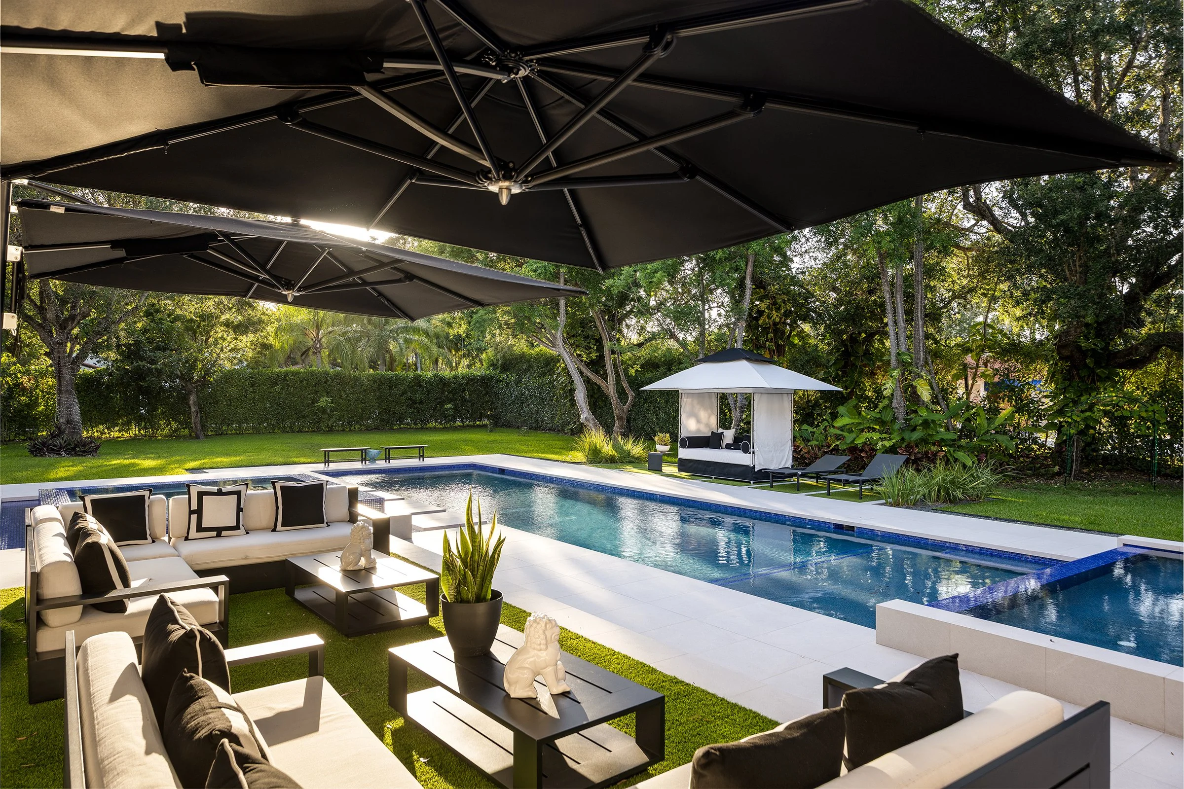 MarcoBellPhoto_SouthMiami_pool-lounge.jpg