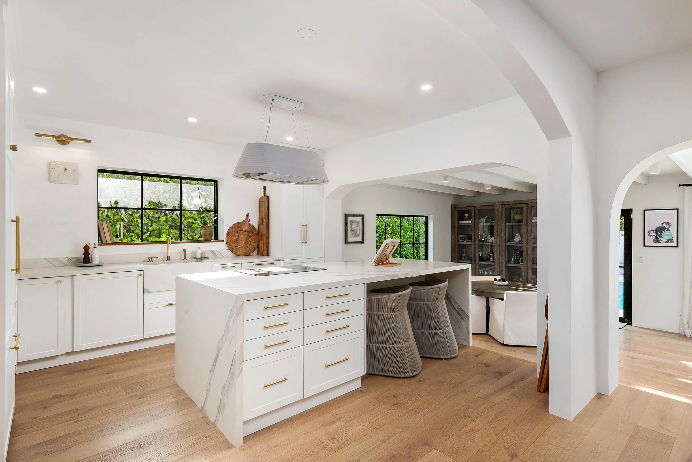 MarcoBellPhoto_MiamiShores_white-kitchen.jpg