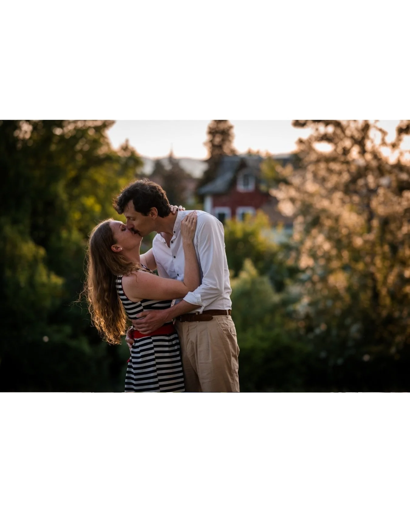 🧐 Il para&icirc;t qu&rsquo;un jour on fini par se lasser de photographier des s&eacute;ances couples.

Un jour peut-&ecirc;tre.

Mais clairement pas aujourd&rsquo;hui.

Pas avec 2 &ecirc;tres comme ceux-l&agrave;.

Pas avec cette lumi&egrave;re.

🤗