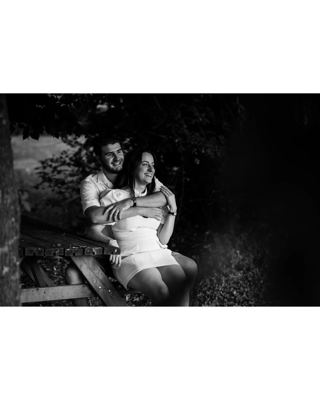 Entre les nuits courtes et le rythme d'une nouvelle vie de parents, garder ce genre de complicit&eacute;, c'est plut&ocirc;t rare. 
Et pourtant, &ccedil;a se voit &agrave; chaque petit geste, chaque regard, et &agrave; tous les rires que d&eacute;cle