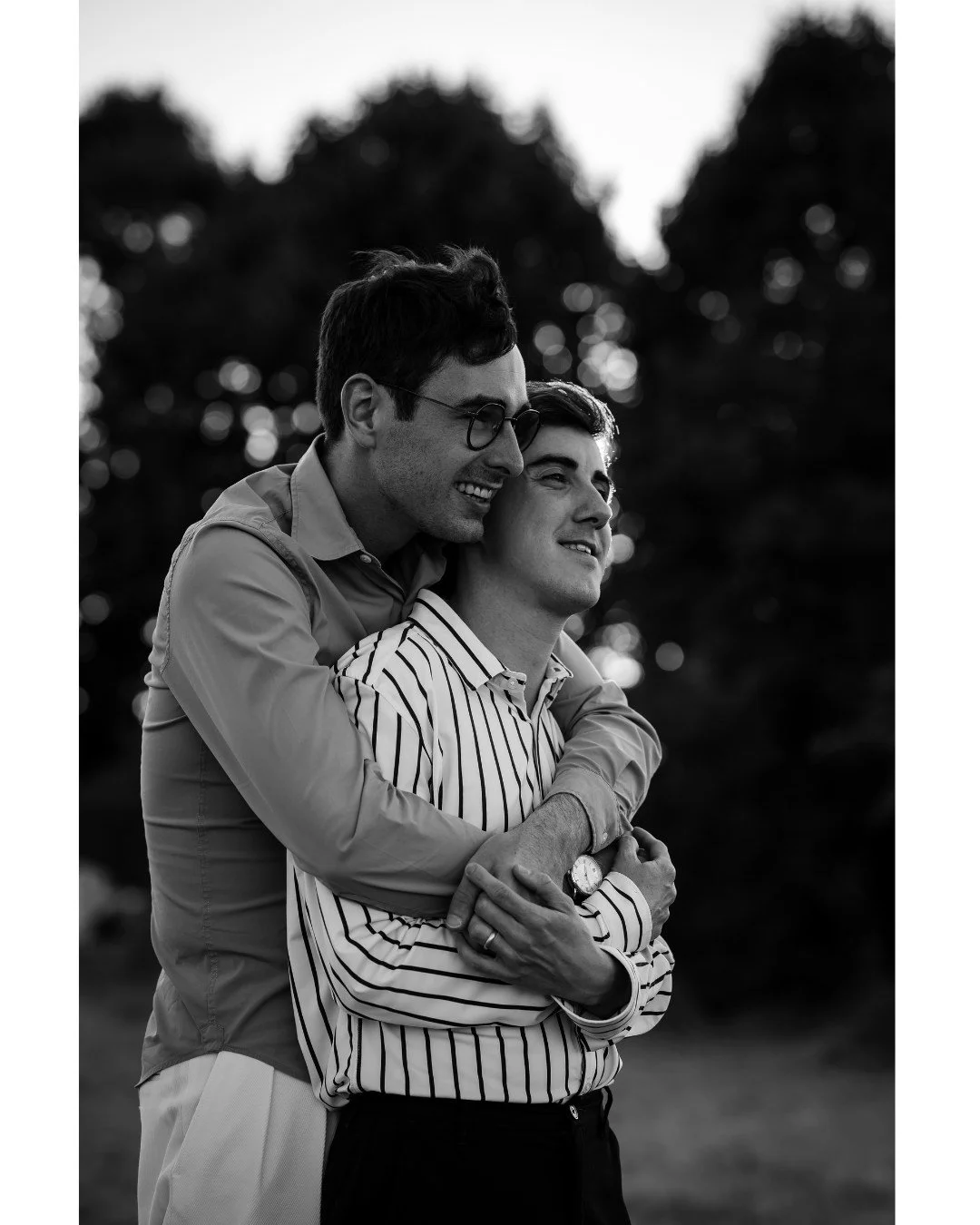 Je dis souvent &agrave; mes couples de savourer et de profiter, c'est le meilleur moyen de rester naturel lors de la s&eacute;ance : kiffer.
👉 Le seul souci, c'est que lorsque les couples prennent &ccedil;a au s&eacute;rieux il devient compliqu&eacu
