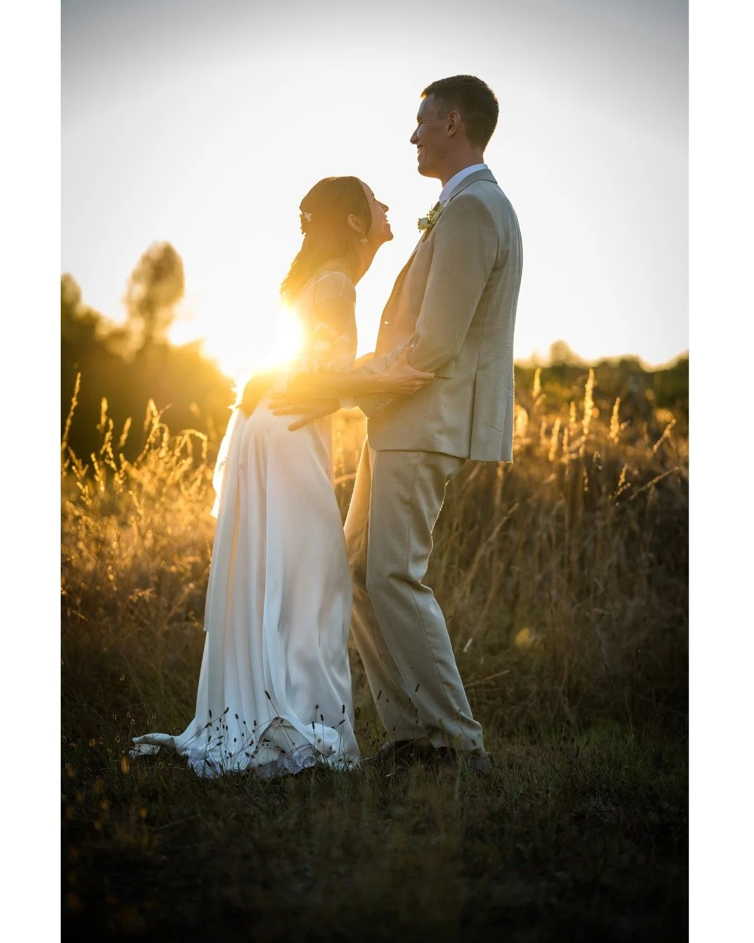 1 an apr&egrave;s, cette s&eacute;ance et ces photos n&rsquo;ont rien perdu de leur magie : une lumi&egrave;re folle, de l&rsquo;amour et beaucoup de complicit&eacute; 🥰

❤️Joyeuses noces de coton Marie &amp; Thomas

#photographelyon #photographemar