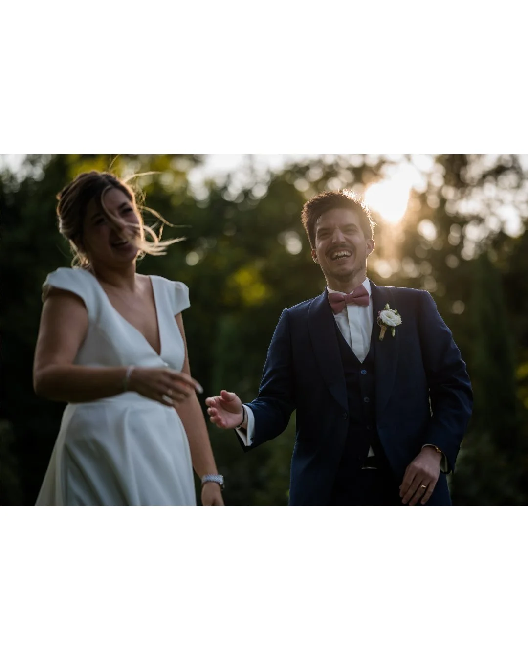 Preuve d'amour n&deg;1 : rire ensemble de tout et de rien. 
Preuve d'amour n&deg;2 : le refaire tous les jours, surtout le jour de votre mariage. 

❤️ Chlo&eacute; &amp; Lo&iuml;c

#photographelyon #photographemariage  #photographemariagelyon #photor