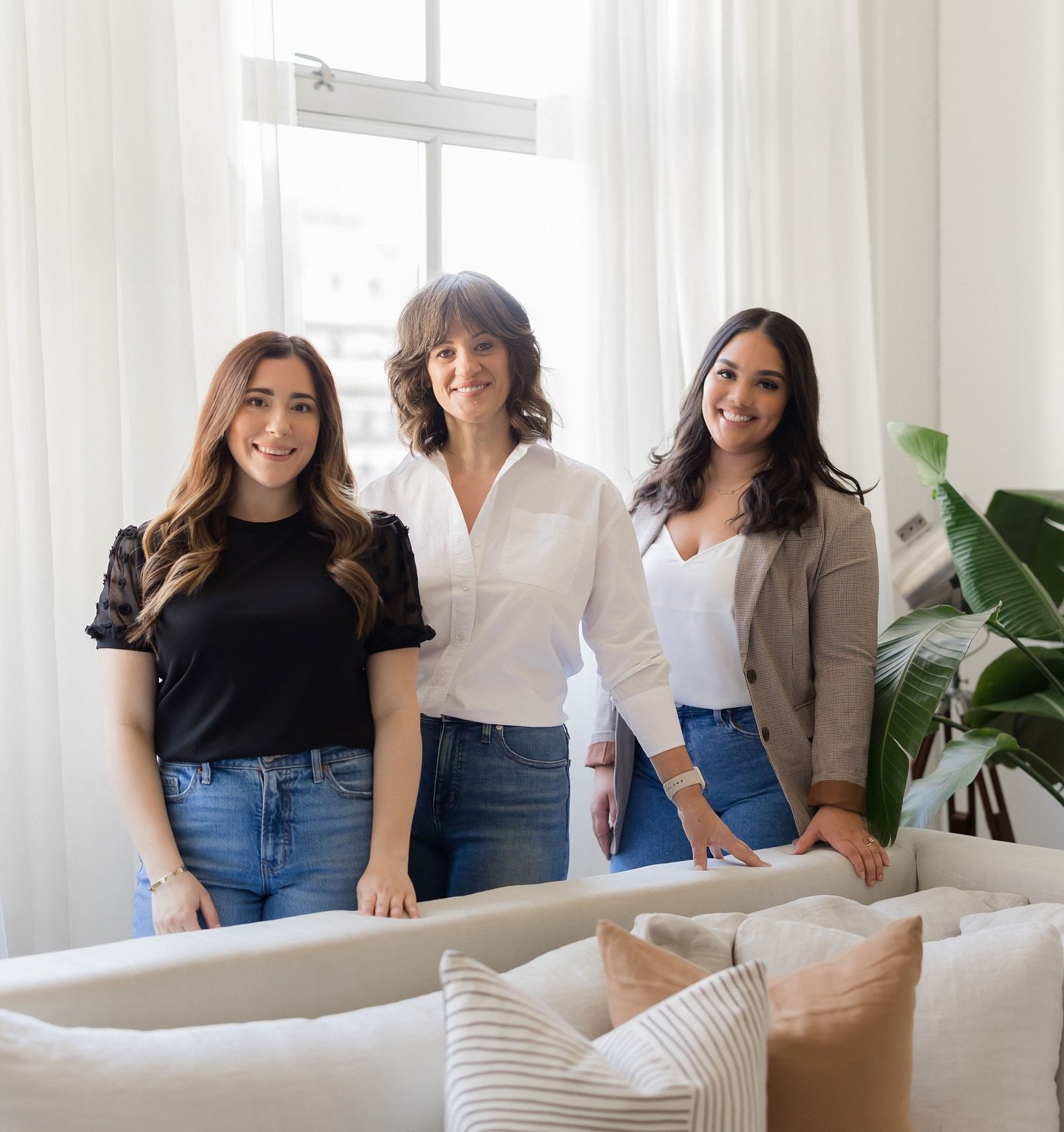 This year has been a year of growth for us and we want you to know how thankful we are for all you who follow along and support our business!
From our table to yours 
Happy Thanksgiving 🍁 

Luci, Jessica, Rosanny &amp; the rest of the Bungalow team✨
