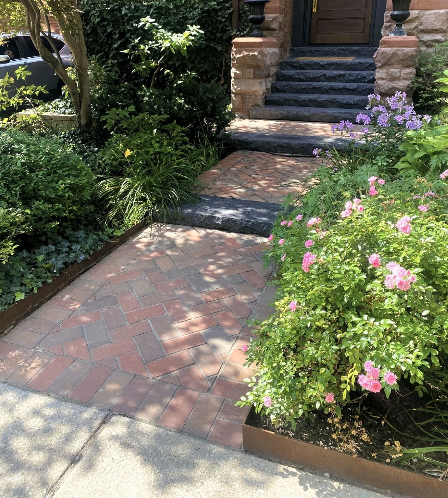 Johnson Playfair Masonry - Landscape & Hardscape Project.
Photo by D.Atvars