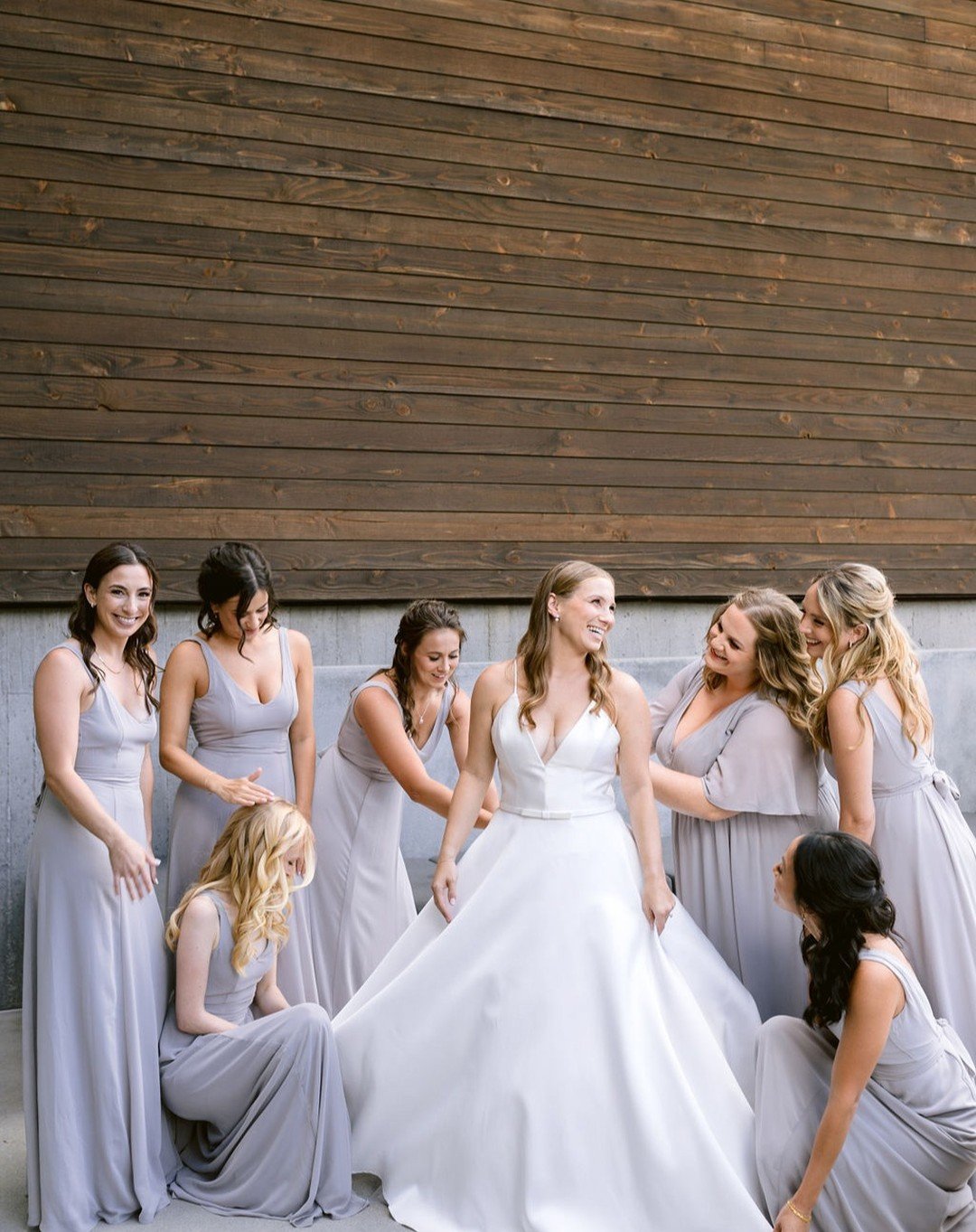 These girls nailed this soft neutral grey! So stunning next to the beautiful bride. 

#bridesmaiddress #bridesmaids #neutralbridesmaids #neutralbridesmaiddress #weddingplanning #parkcitywedding #parkcityweddingplanner #blueskyaubergewedding #blueskya