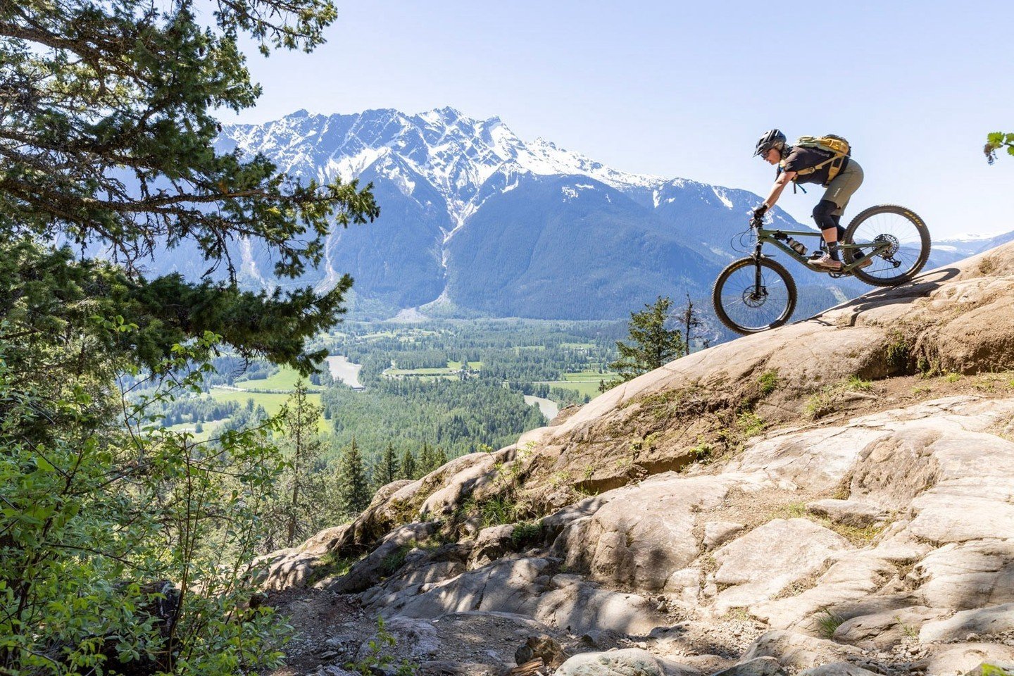 The hero shot on any ride 🏔️⁠
⁠
#mountcurrie #ts̓zil⁠
⁠
Shop Rider: @beckyjordan