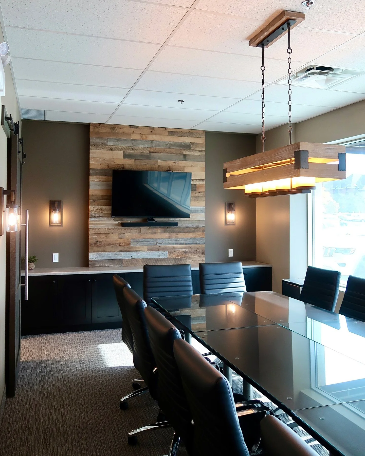 Designed to support collaboration, growth, and connection, the Trillium Community Room provides a dedicated space for early childhood educators and community professionals to meet, learn, and lead.

Explore the full project on our website !

Construc