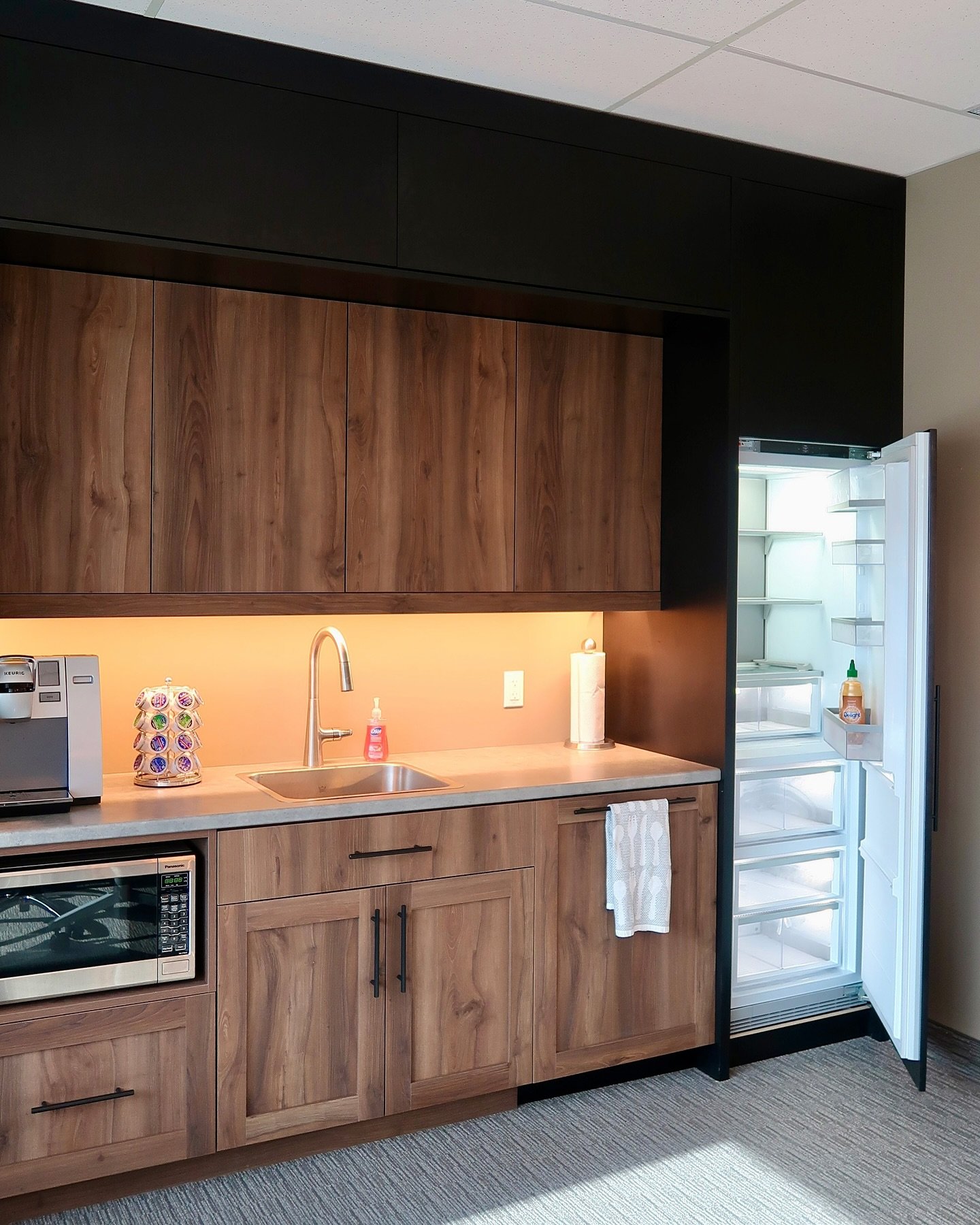 Welcome to The Trillium Community Room. A refreshed space designed for meetings, workshops, and collaboration, created for the educators and community leaders supporting early childhood development in the Niagara region.

Construction: @mountainviewb