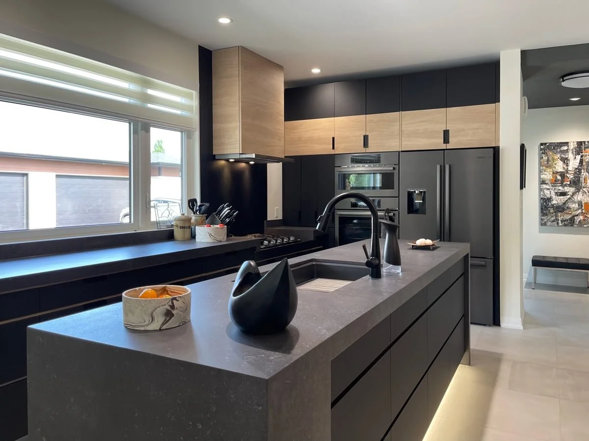 Throwing it back to a project we completed in collaboration with Lex Parker Design, their personal condo. Completed back in 2022, this modern, sleek interior was designed for aging in place, while still feeling elevated, intentional, and design forwa