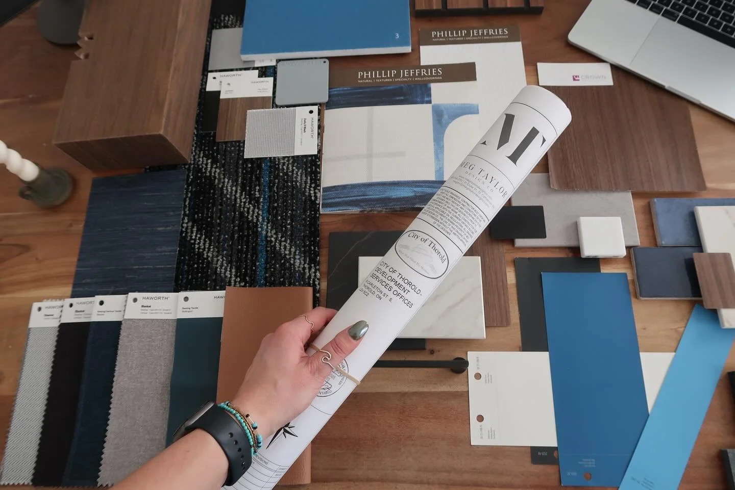 From digital plans to physical reality. A closer look at the textures and materials that defined this project. Final reveal coming soon ! 👀

&mdash;&mdash;&mdash;
#interiordesign  #commercialdesign  #niagaradesign  #niagara  #thorold