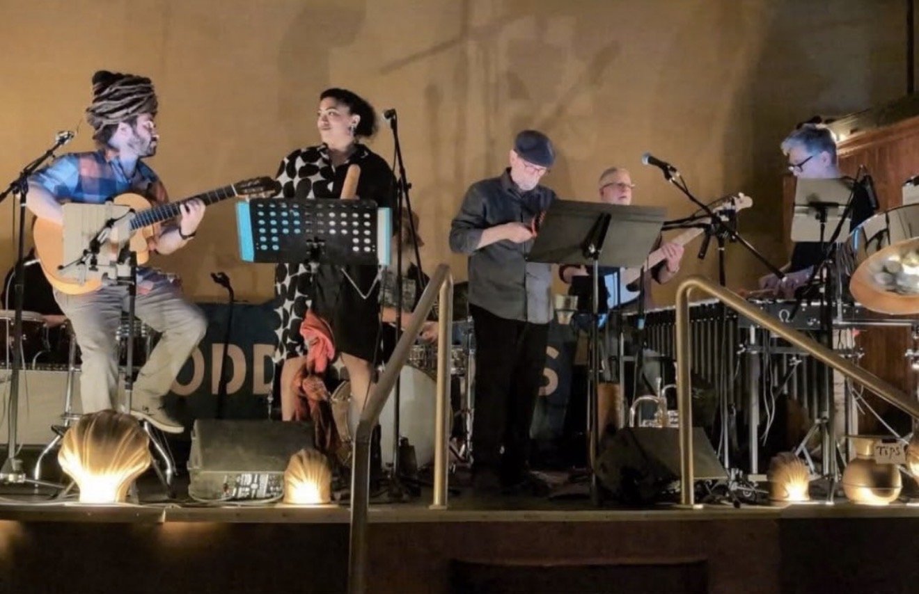 WOODINVILLE FRIDAY LIVE MUSIC FEATURING Todo Es