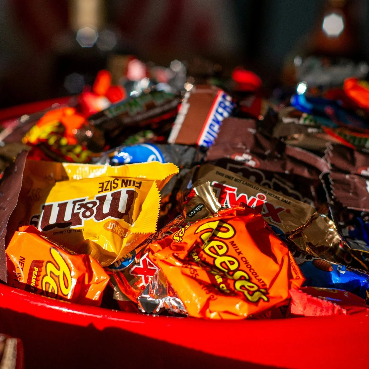 Main Street is the place to be this Halloween! 👻 From 4&ndash;6 PM, bring the kids for Trick or Treating as local businesses hand out candy! After the fun, we invite you to keep the celebration going and dine out or stop in for a cocktail at one of 