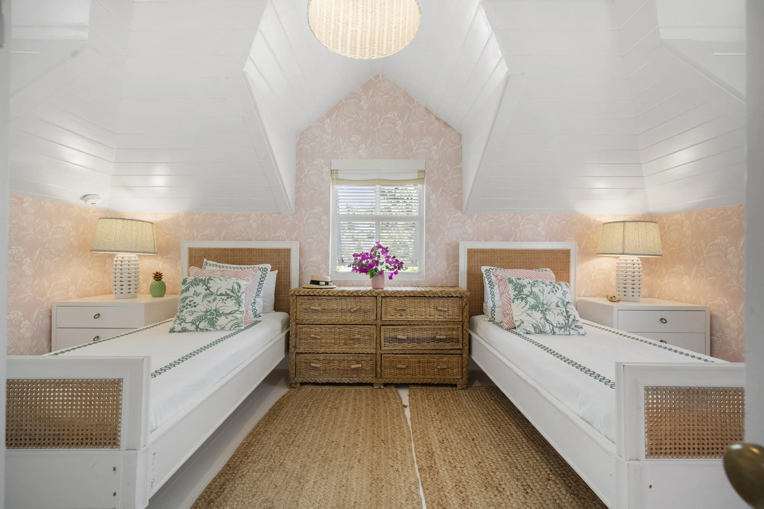 Villa Aerwyna-Guest House bedroom-twin beds.jpg