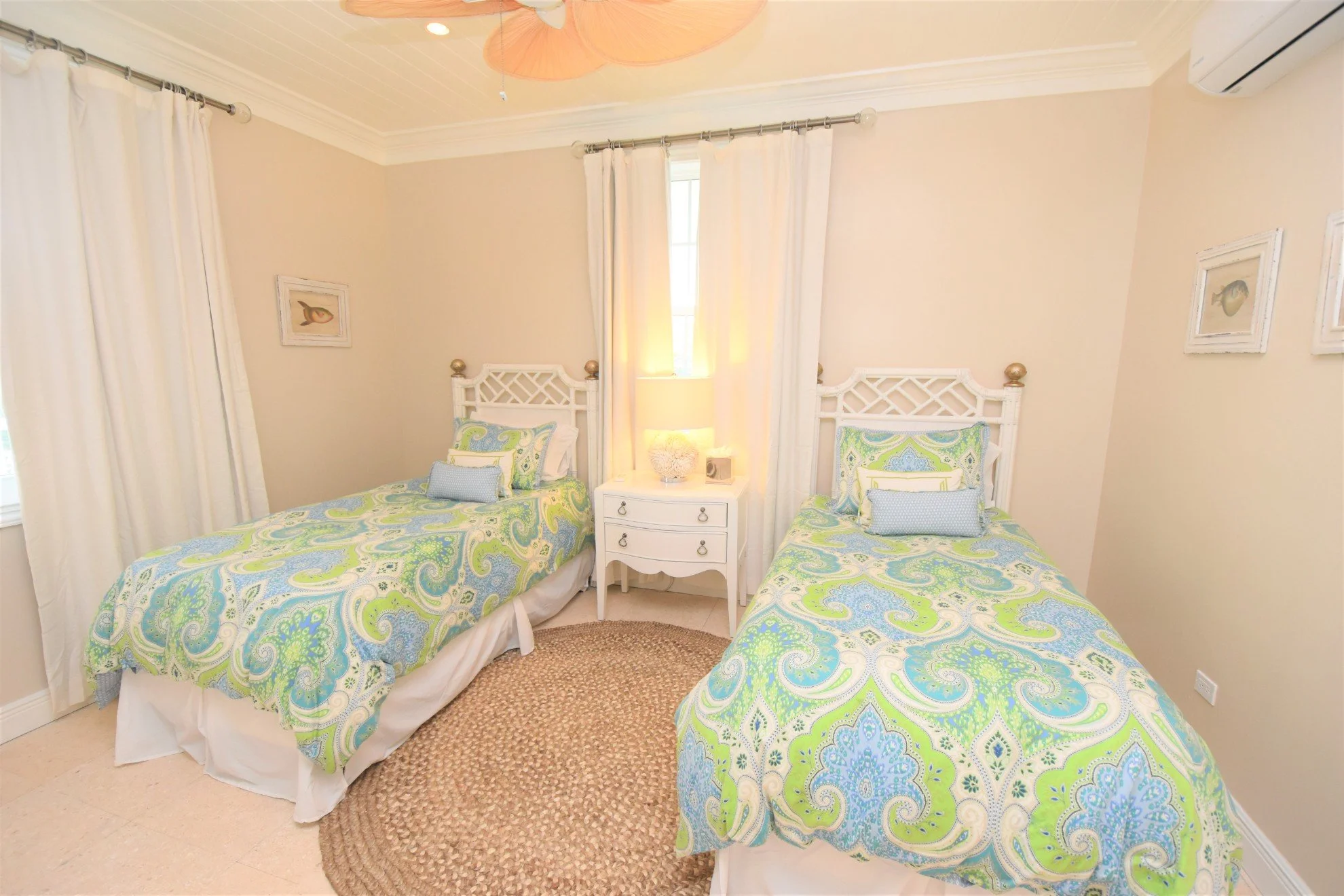 Sand on Hand- Bedroom 2-Two twin beds-2.jpg