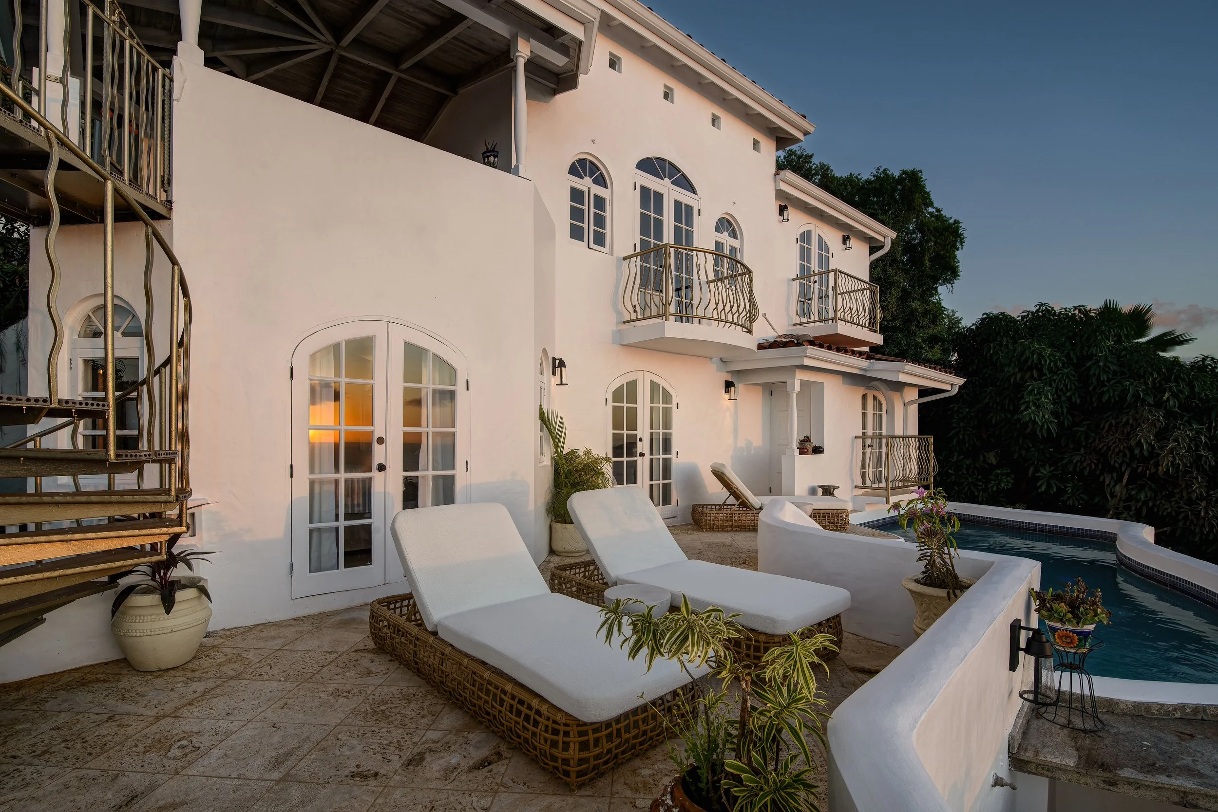 Villa Periwinkle-Patio & Pool 1.2.jpg