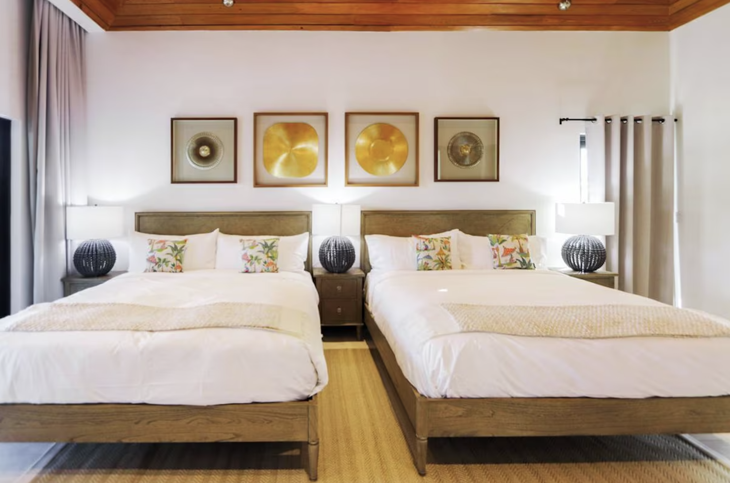 Bedroom, double beds.jpeg