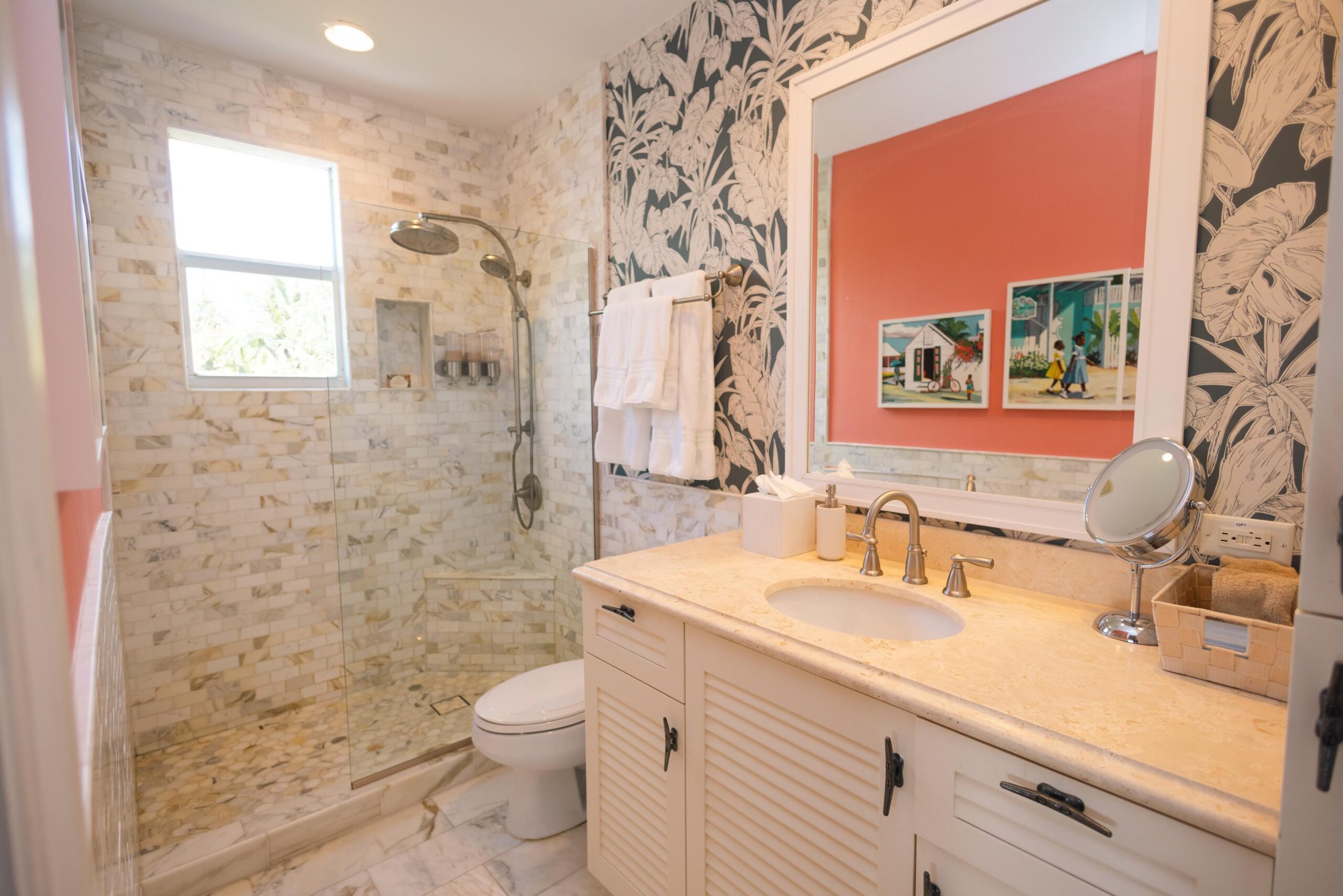 Villa Lignum- Bedroom 3-bathroom.jpg