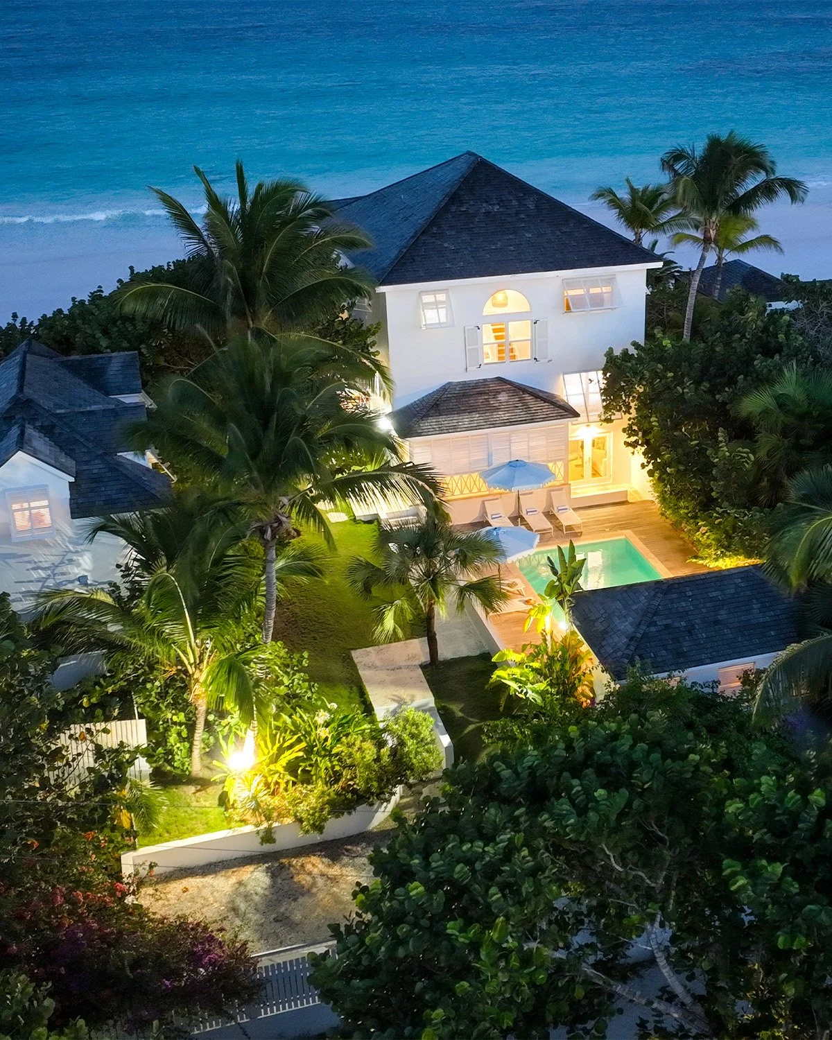 Beautiful villa on the beach on Harbour Island with a pool. - Villa Aerwyna