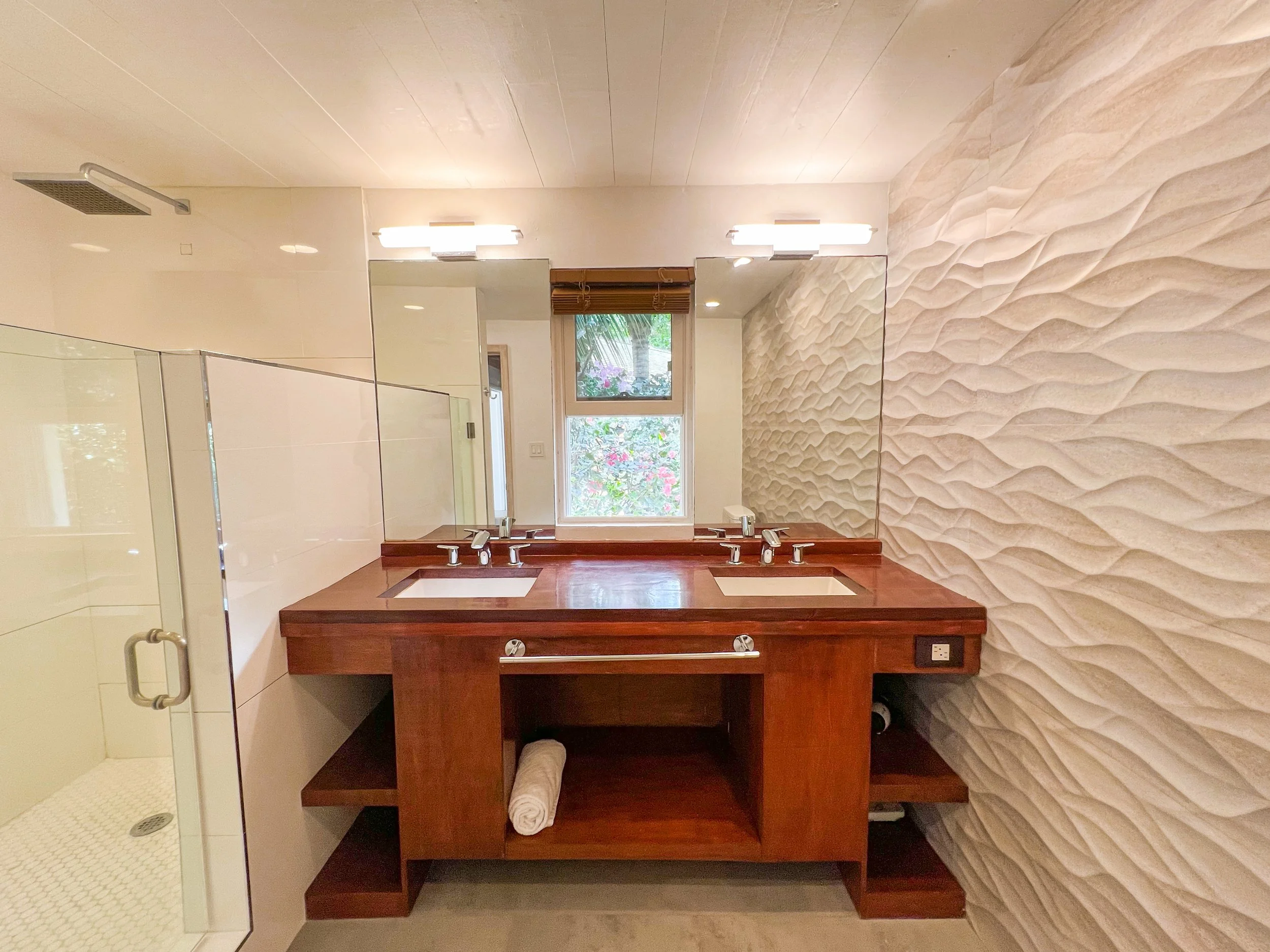 Full Shilling-bathroom 4.JPG
