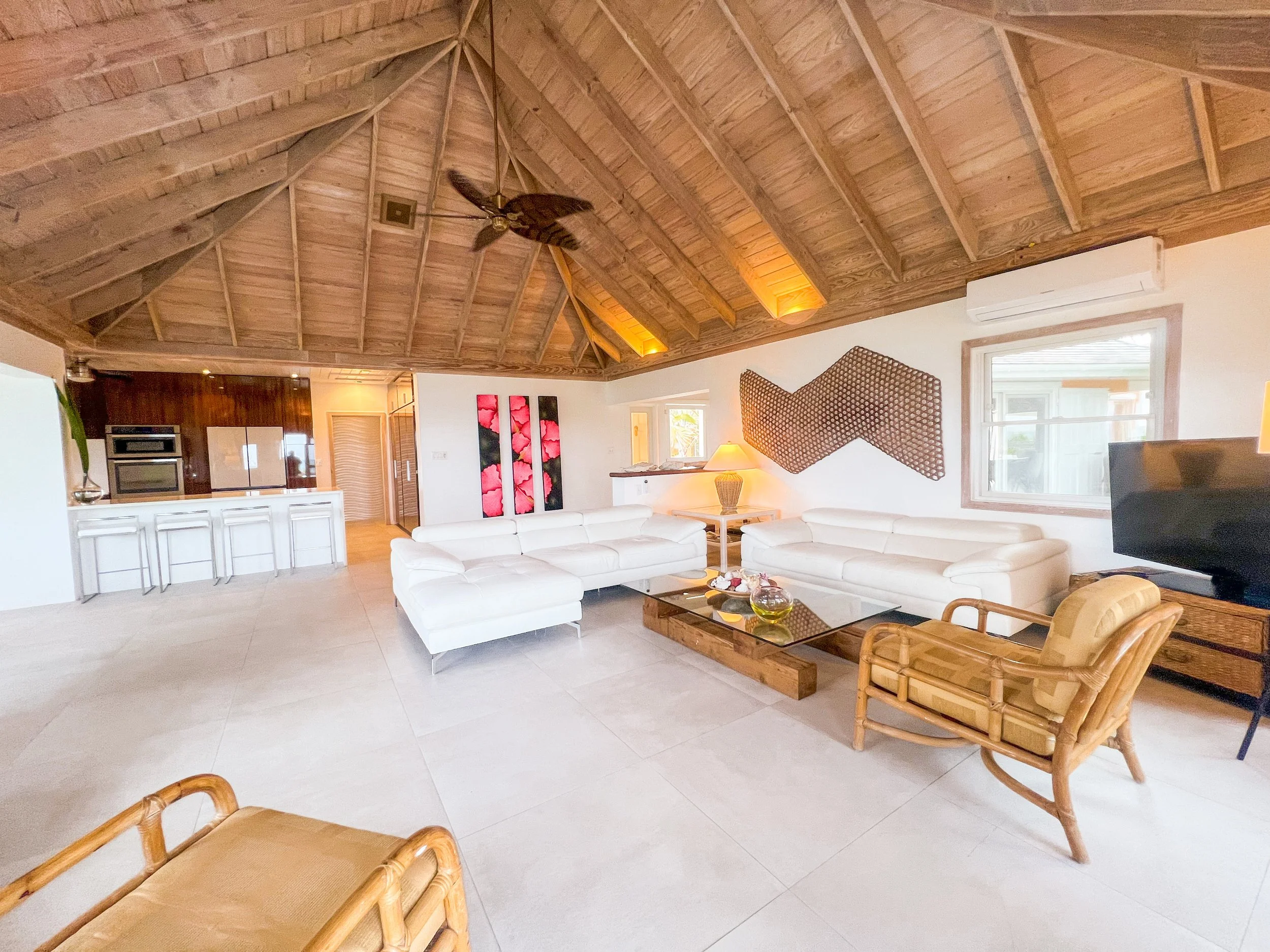 Full Shilling-Living room-3.JPG