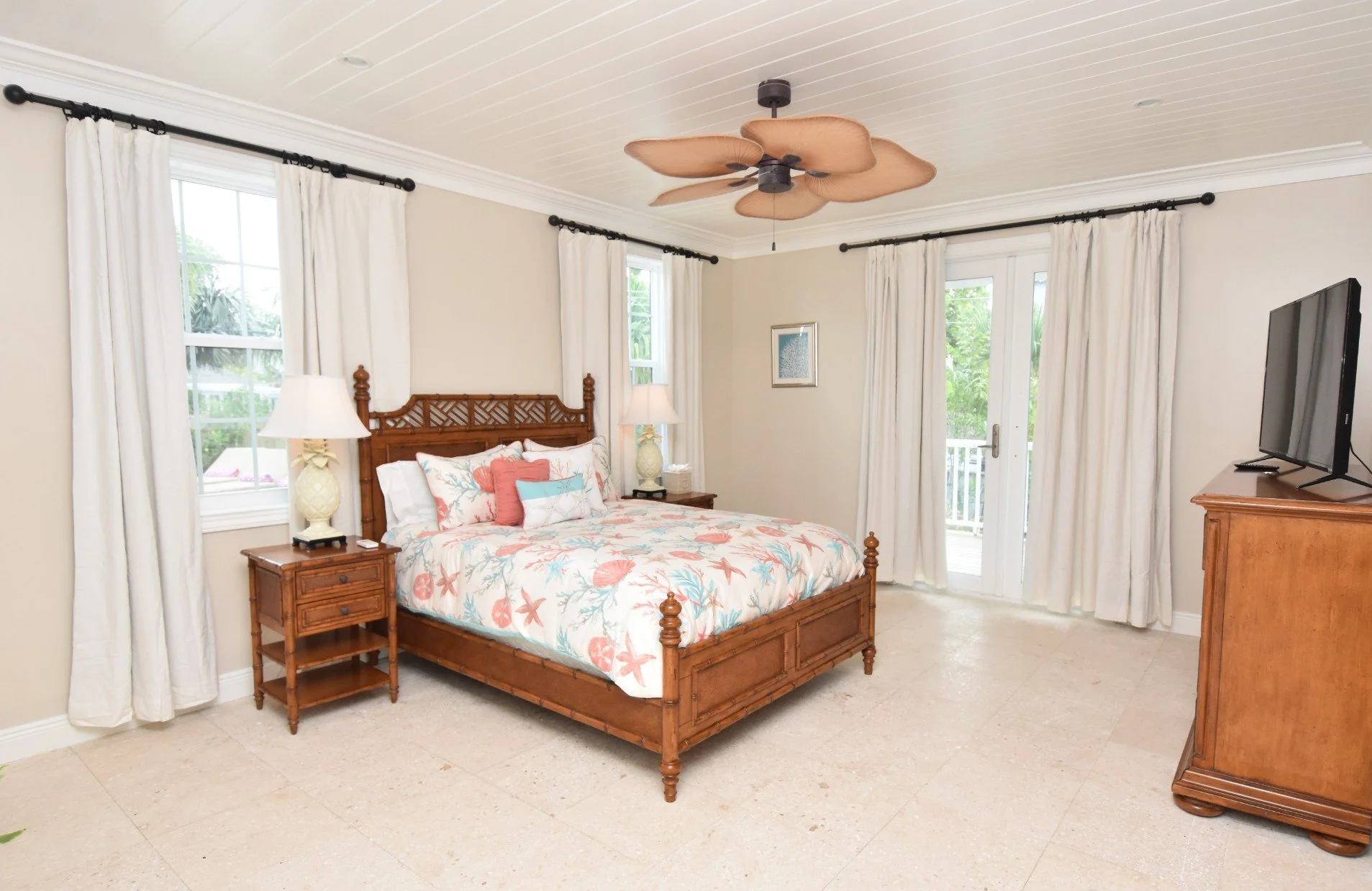 Sand on Hand-Bedroom 4.jpg