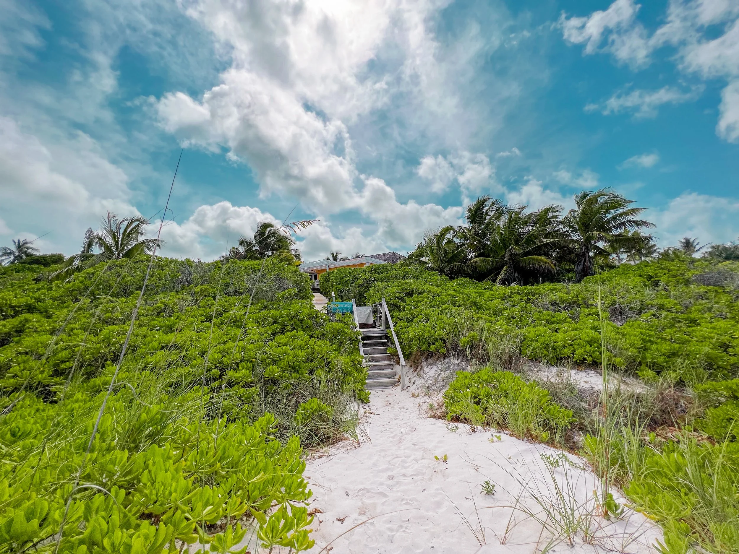Full Shilling-Walkway to Villa From Beach.JPG