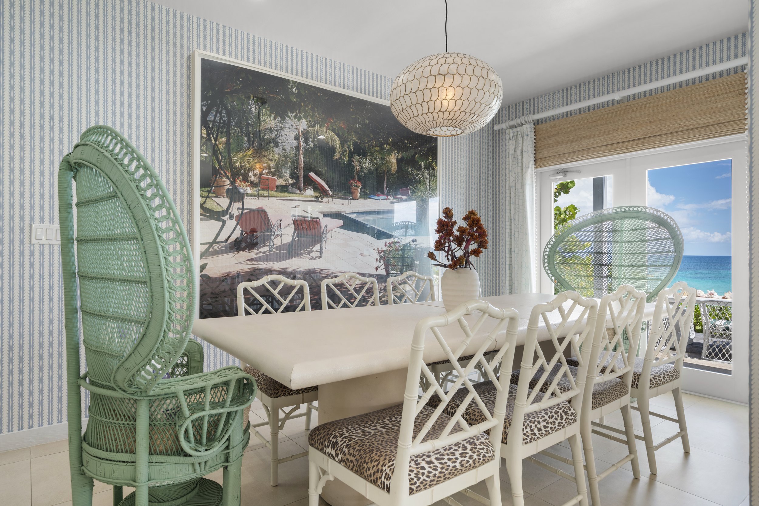 Villa Aerwyna-Dining table.jpg