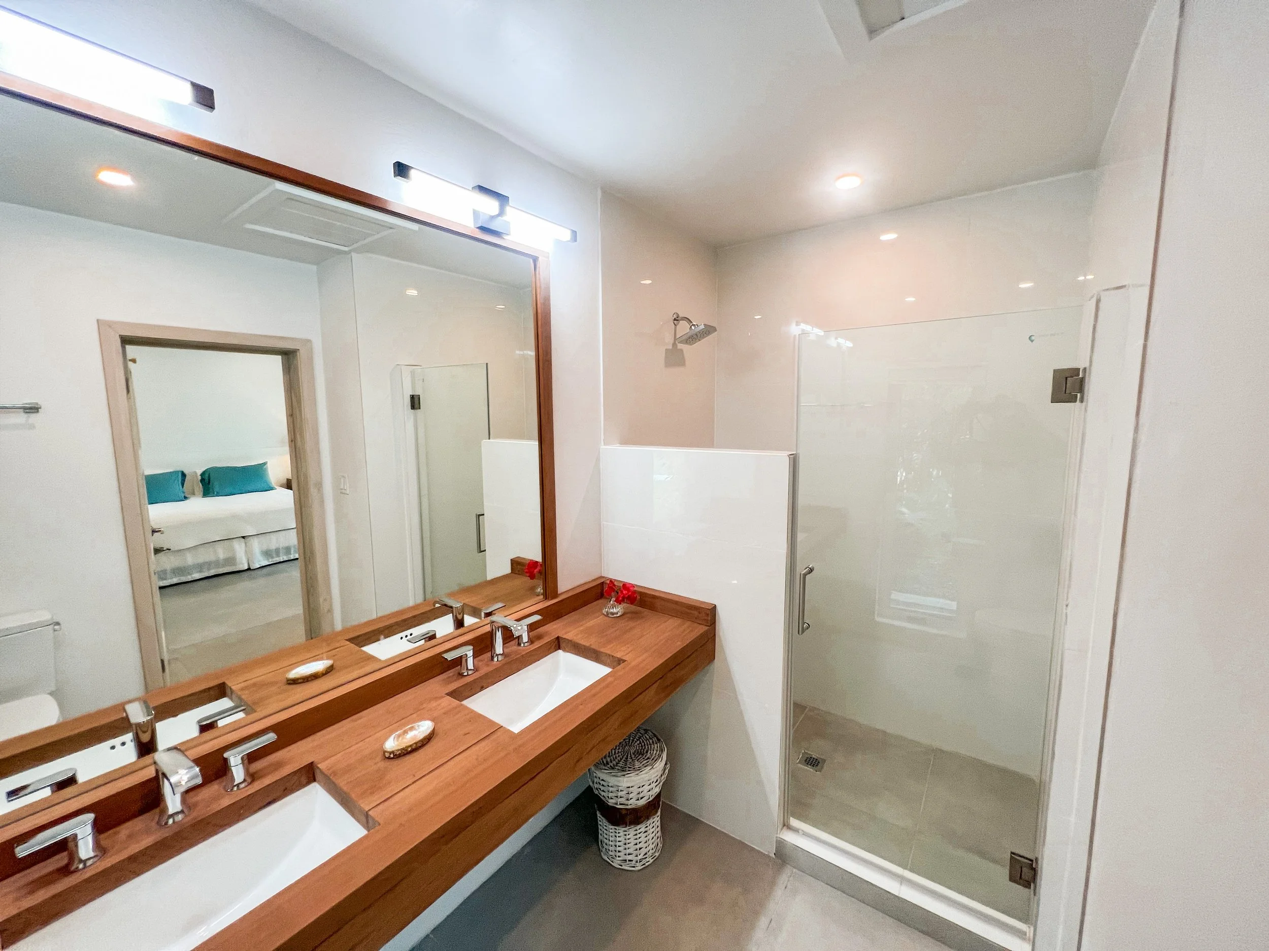 Full Shilling-Bathroom 2.JPG