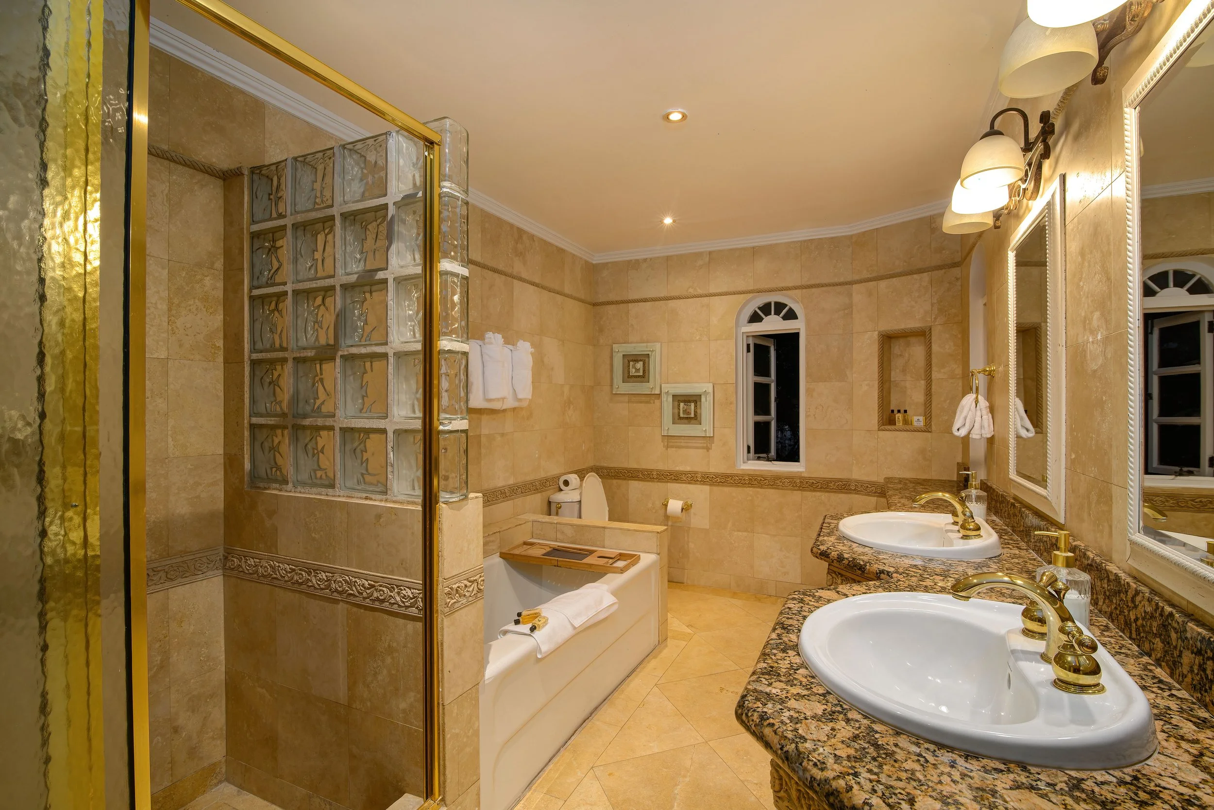 Villa Periwinkle-Bedroom 3.3 Bathroom.jpg