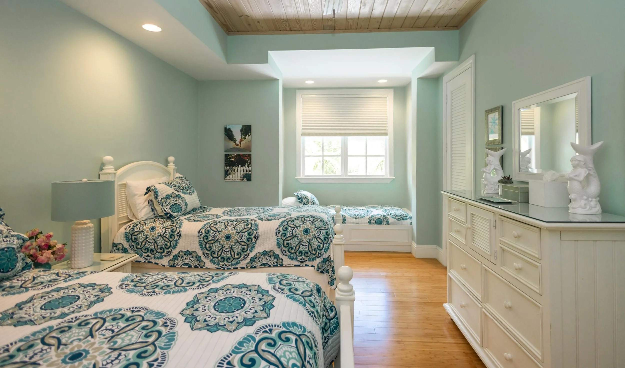 Villa Lignum-Bedroom 2.jpg