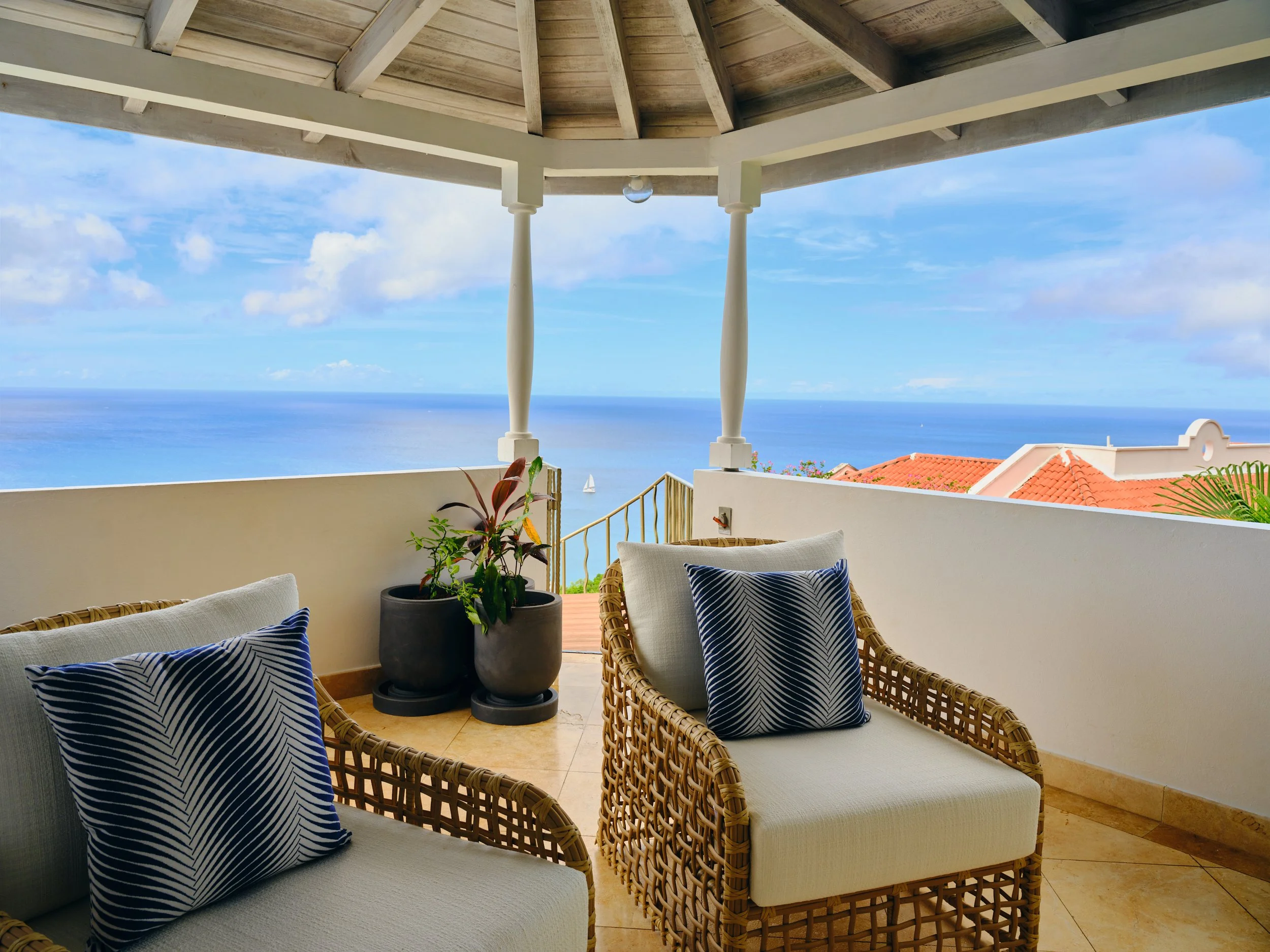 Villa Periwinkle-Upstairs Patio 1.jpg