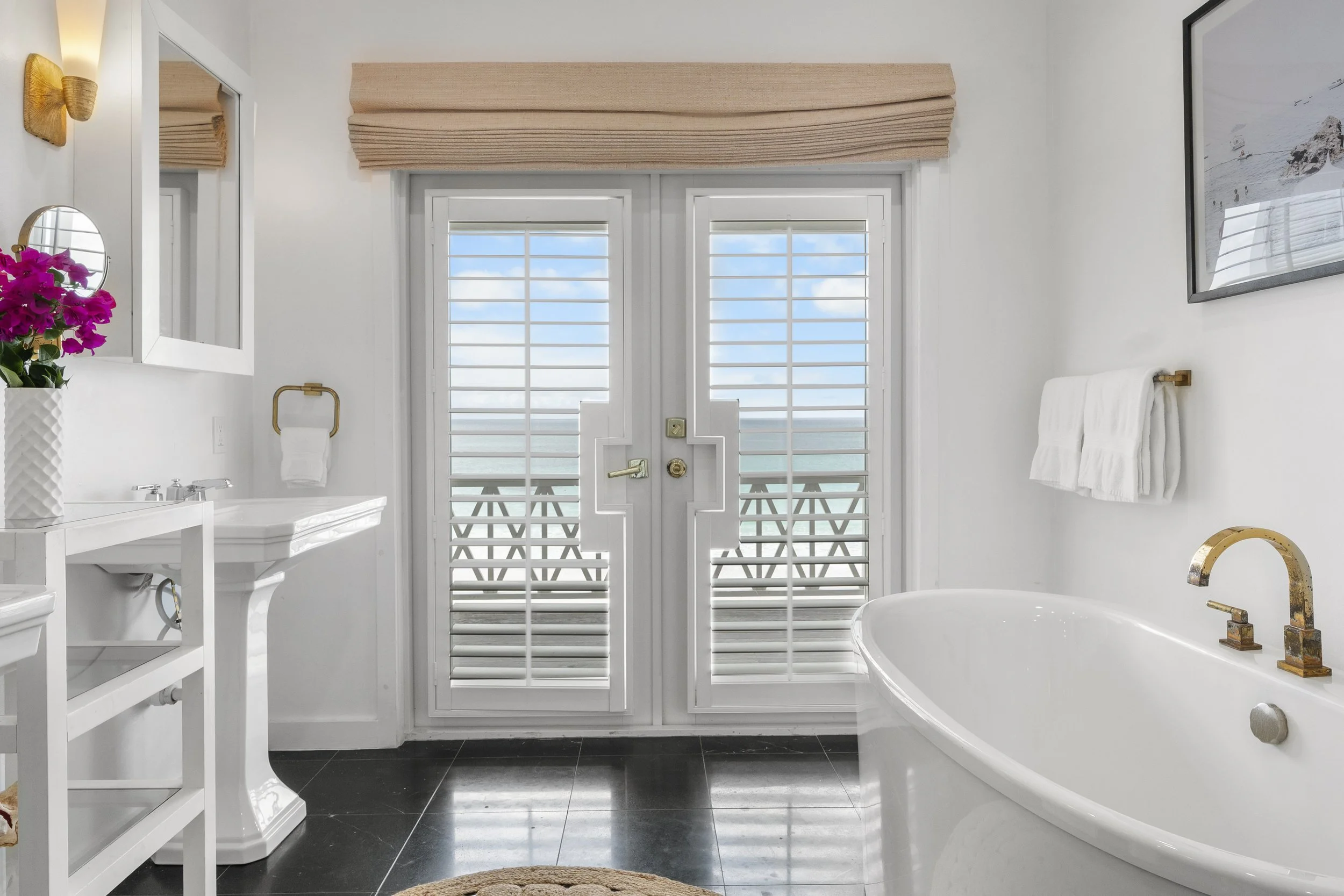 Villa Aerwyna-Primary bathroom with tub.jpg