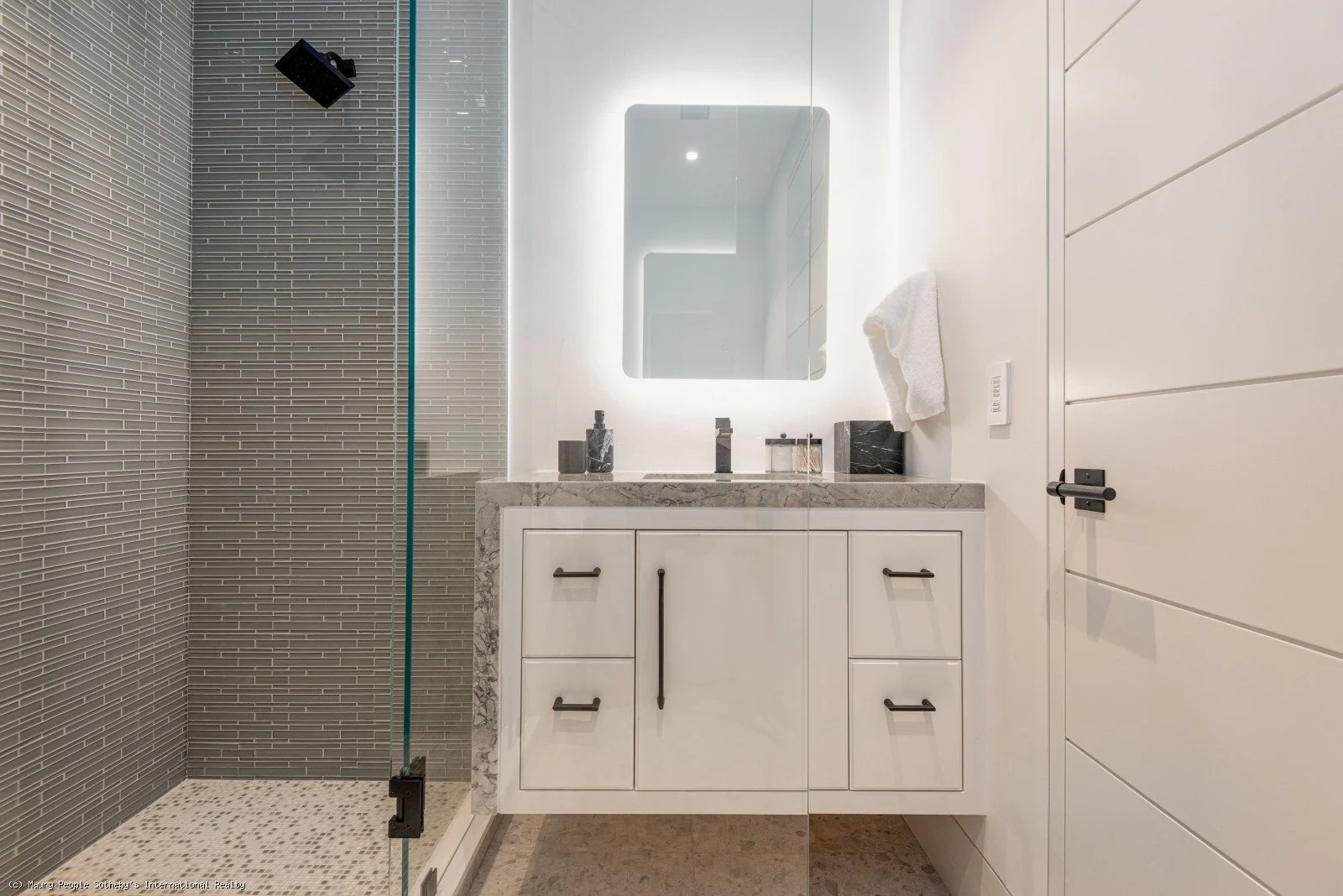 Little Dipper-Bathroom 5.jpg