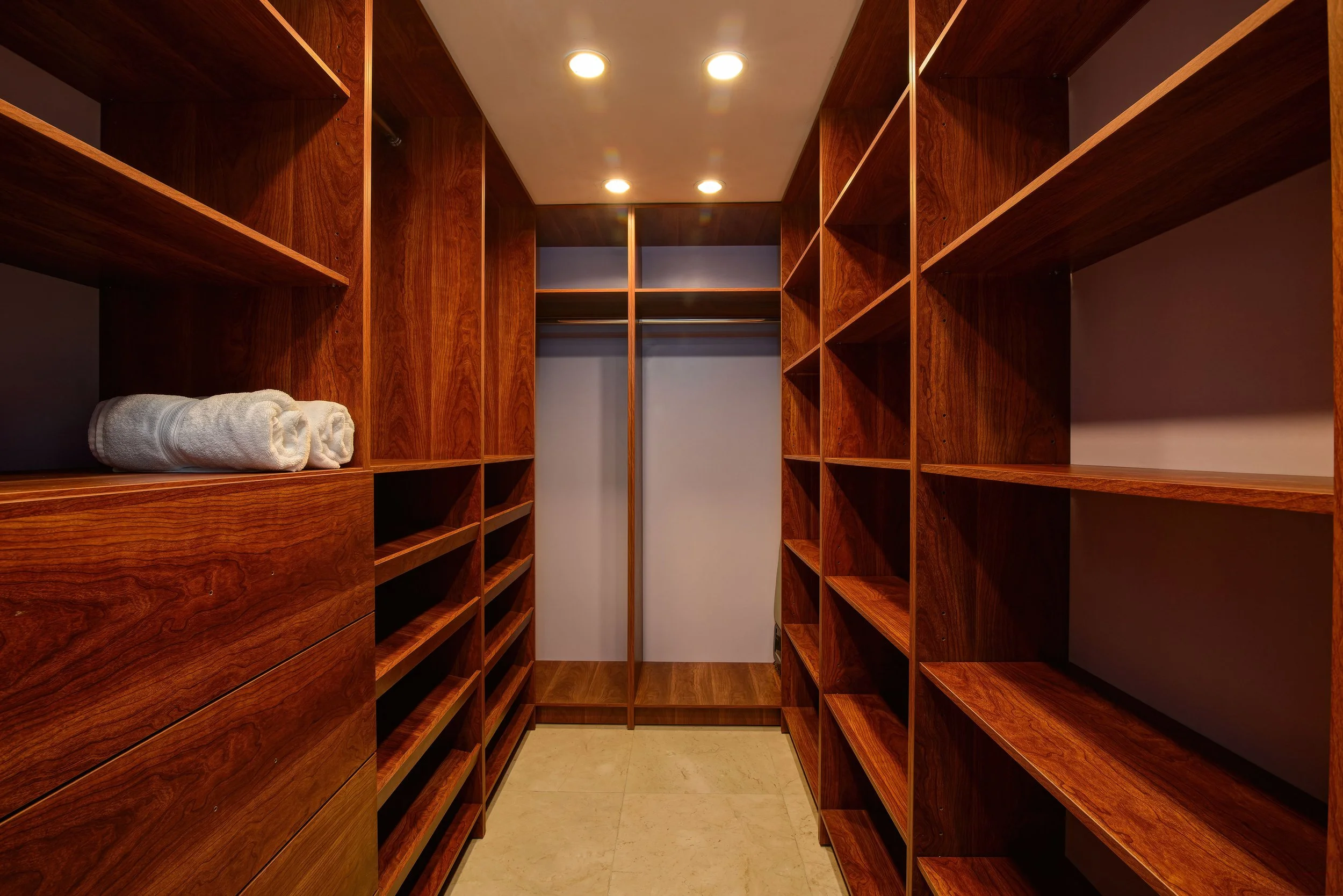 Villa Periwinkle-Bedroom 3.4 Closet.jpg