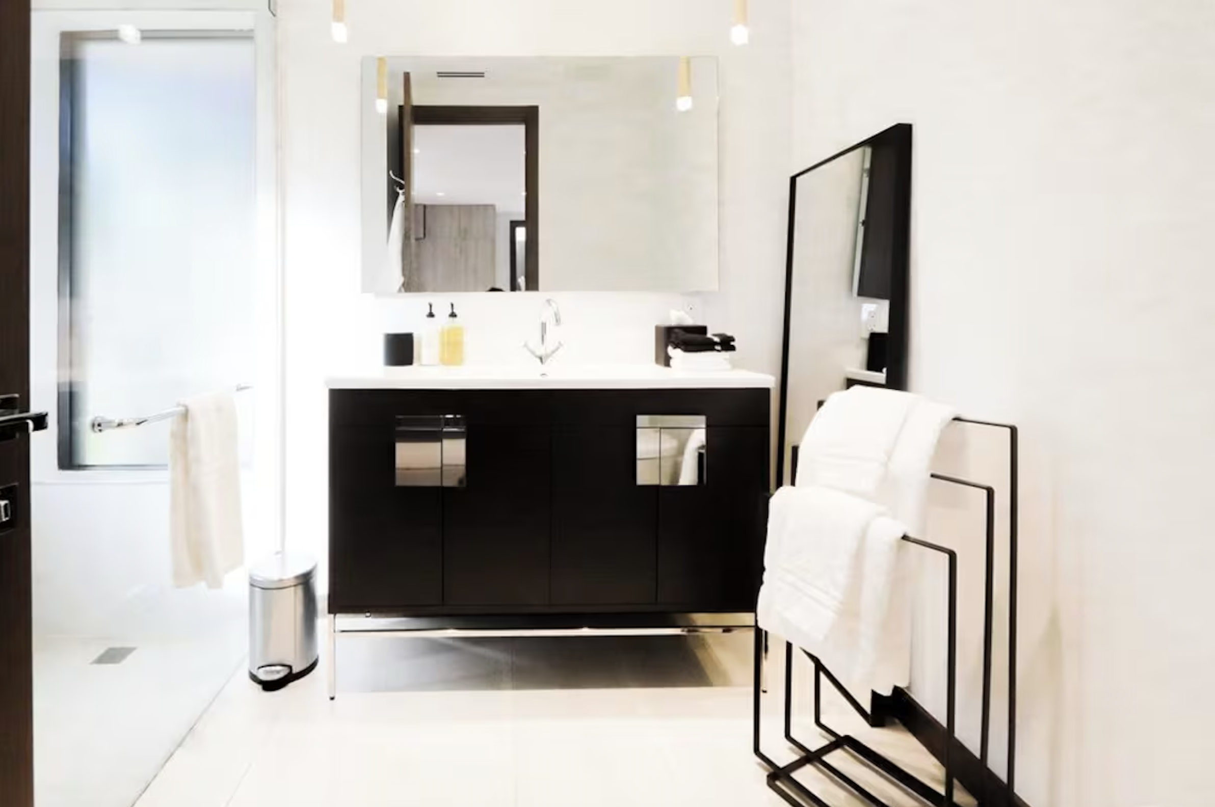 Bathroom 2.jpeg
